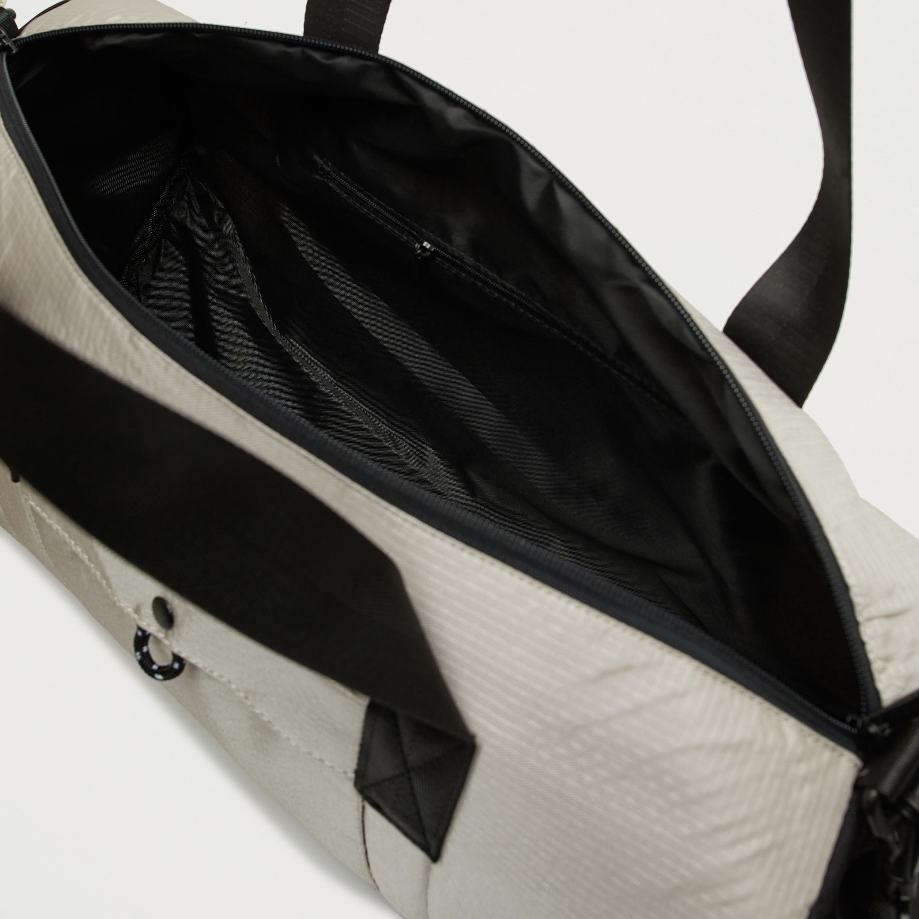شنطة دافل بطبعات شعار وسحّاب إغلاق ومقابض مزدوجة من كابا-men-clothing-sportswearandactivewear-accessories-image-5