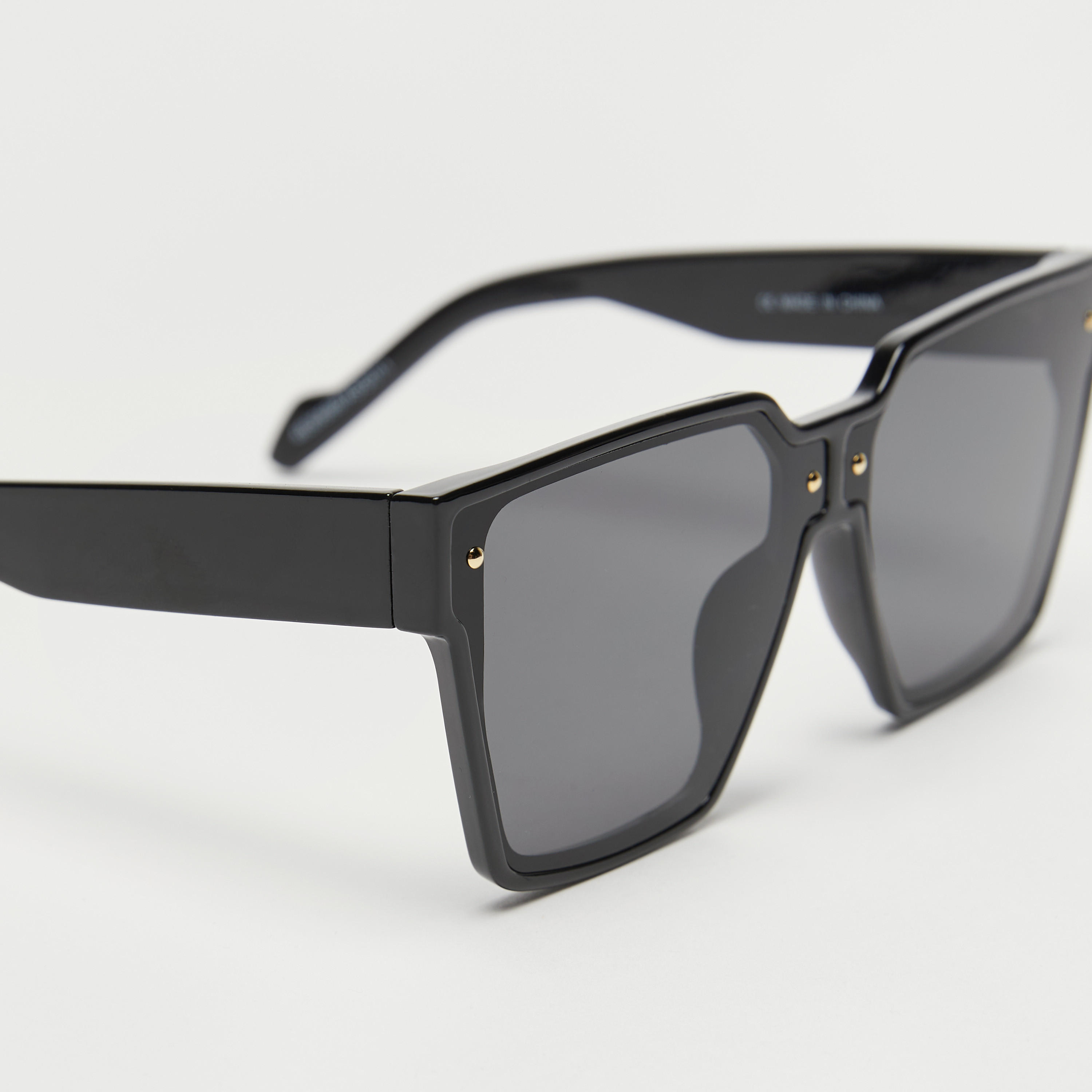 نظّارة شمسيّة بإطار كامل وعدسات ملوّنة ووسادات أنف-men-sunglasses-image-4