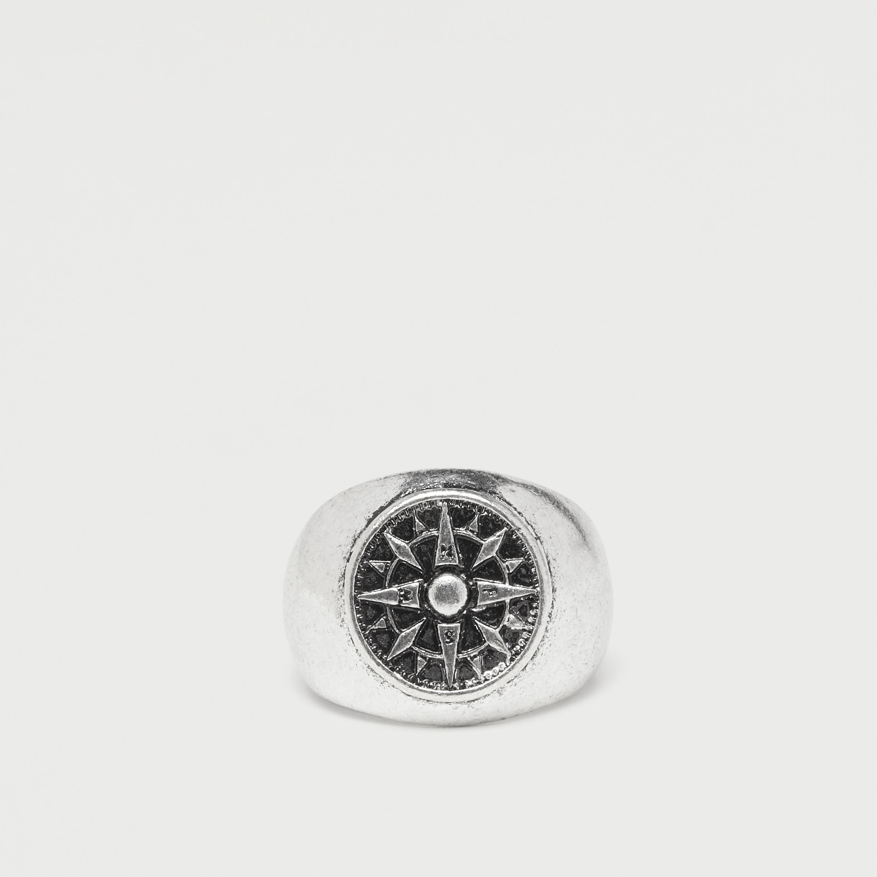 خاتم ميتاليك مزين-men-watchesandjewellery-rings-image-1