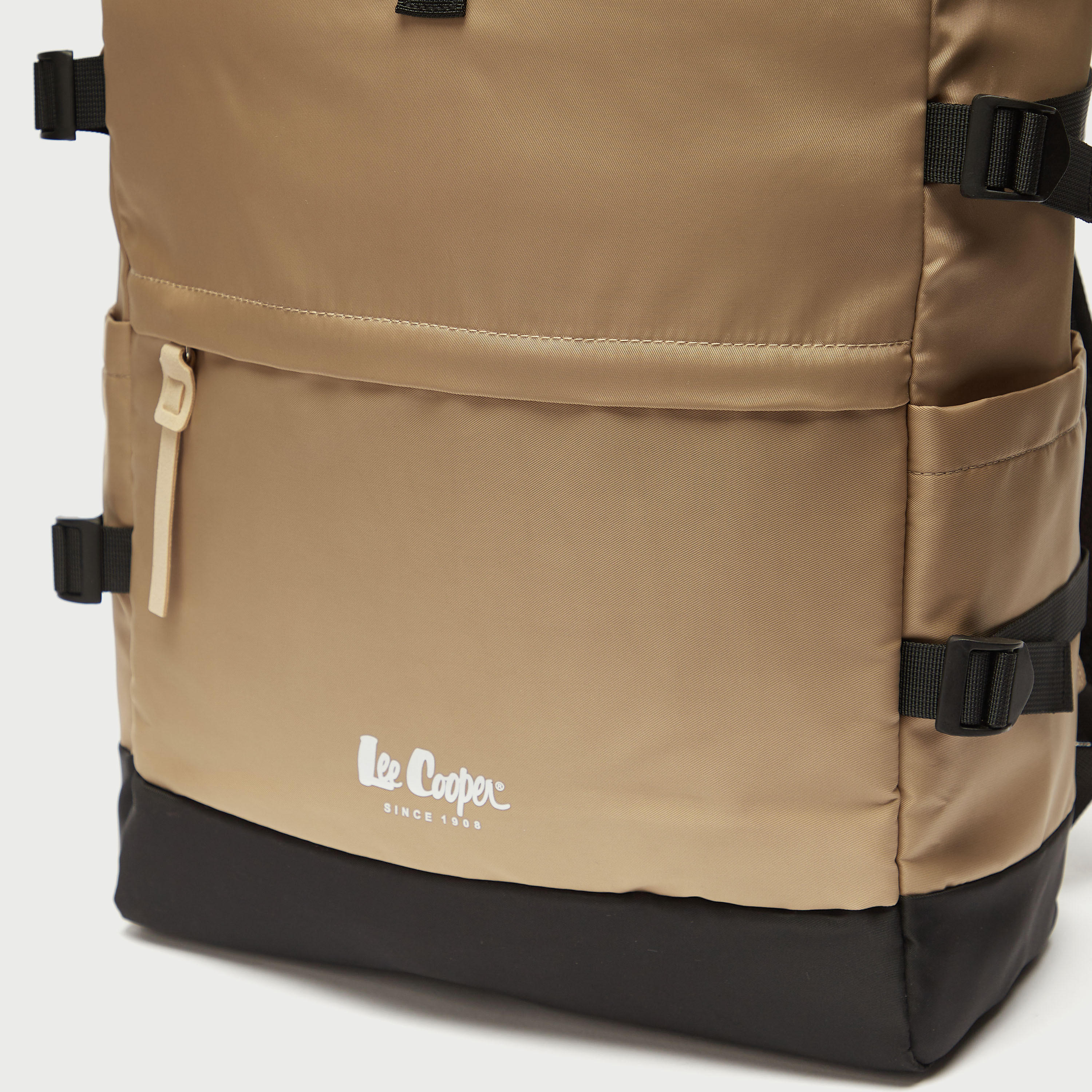 شنطة ظهر بألواح وبإبزيم إغلاق وأحزمة قابلة للتعديل من لي كوبر-men-bags-image-5