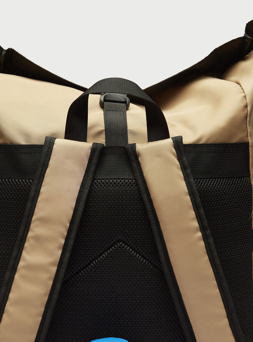 شنطة ظهر بألواح وبإبزيم إغلاق وأحزمة قابلة للتعديل من لي كوبر-men-bags-image-6