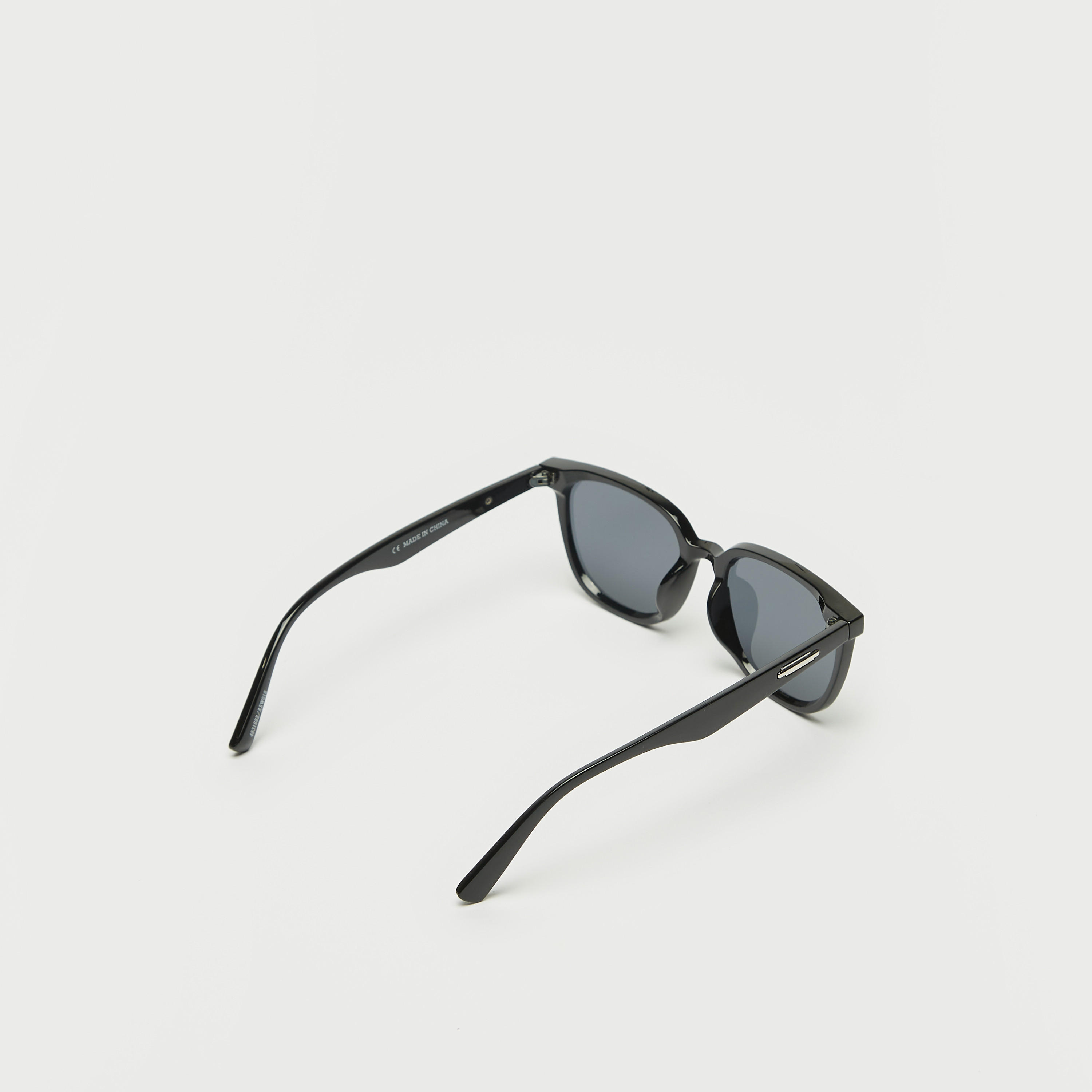 نظّارة شمسيّة بإطار كامل وعدسات ملوّنة ووسادات أنف-men-sunglasses-image-3