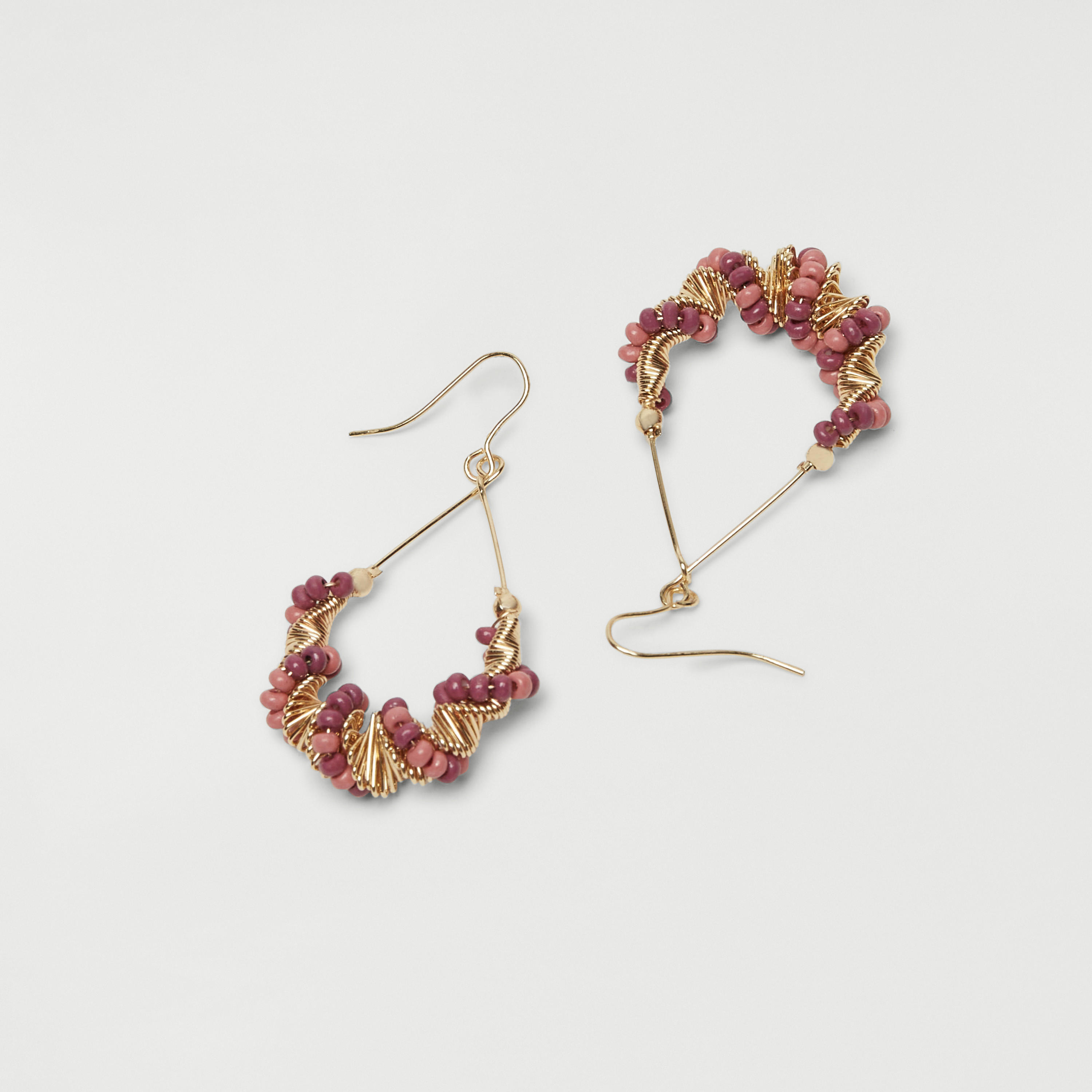 أقراط متدلية ميتاليك مزيّنة بالخرز-women-watchesandjewellery-jewellery-earrings-image-1