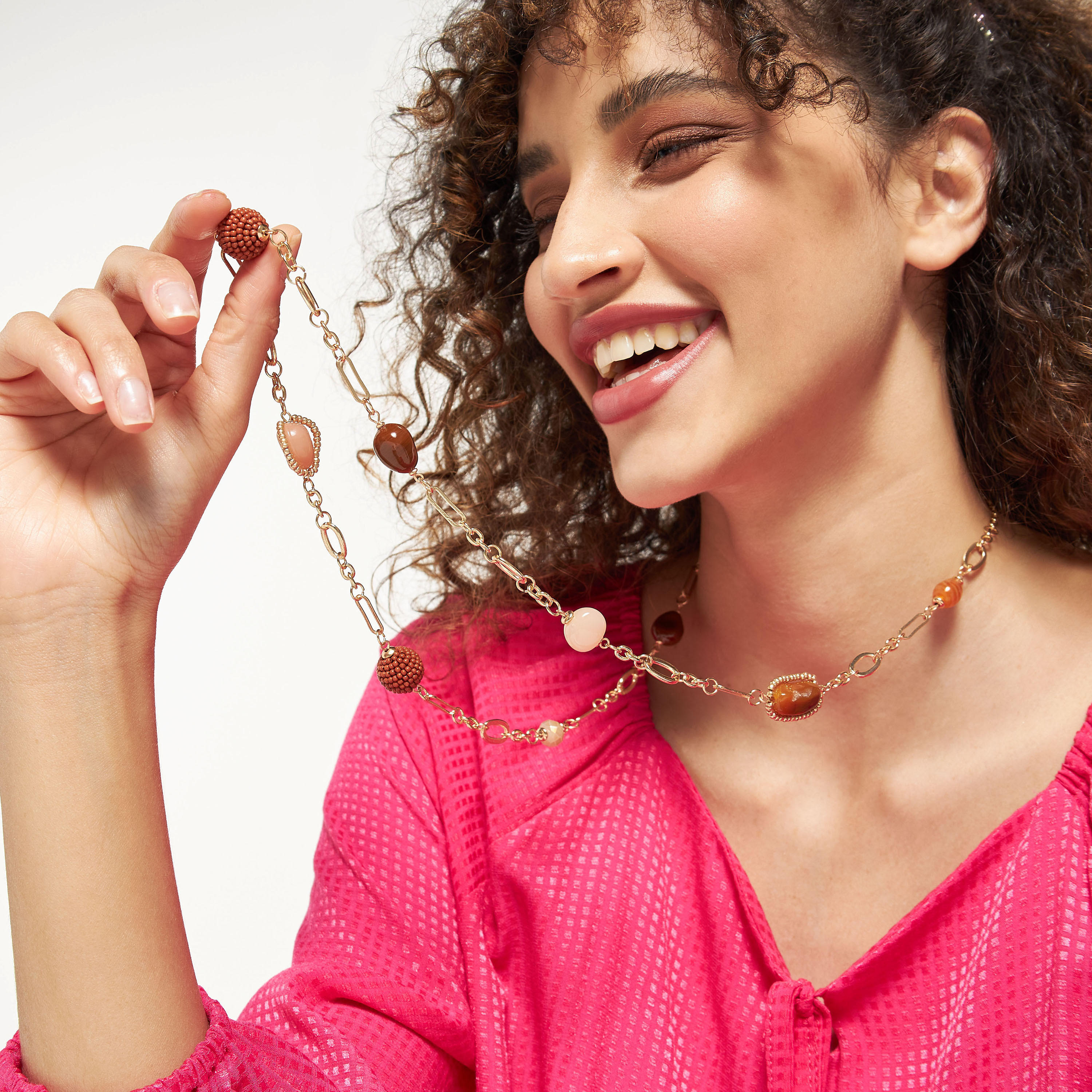 قلادة سلسلة مزينة بالخرز بمشبك إغلاق-women-watchesandjewellery-jewellery-necklacesandpendants-image-2