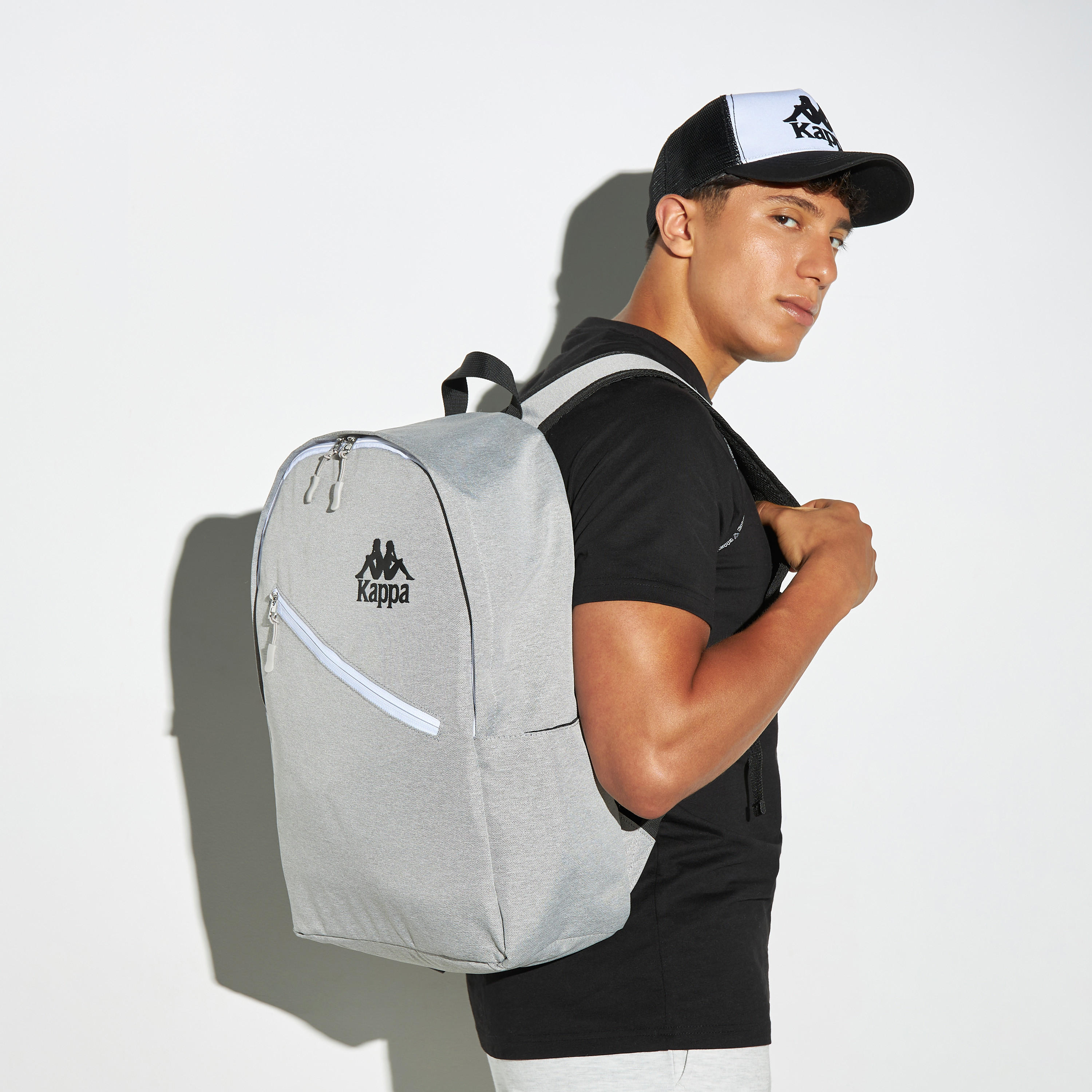 شنطة ظهر بأحزمة قابلة للتعديل وسحّاب إغلاق وطبعات من كابا-men-bags-image-2