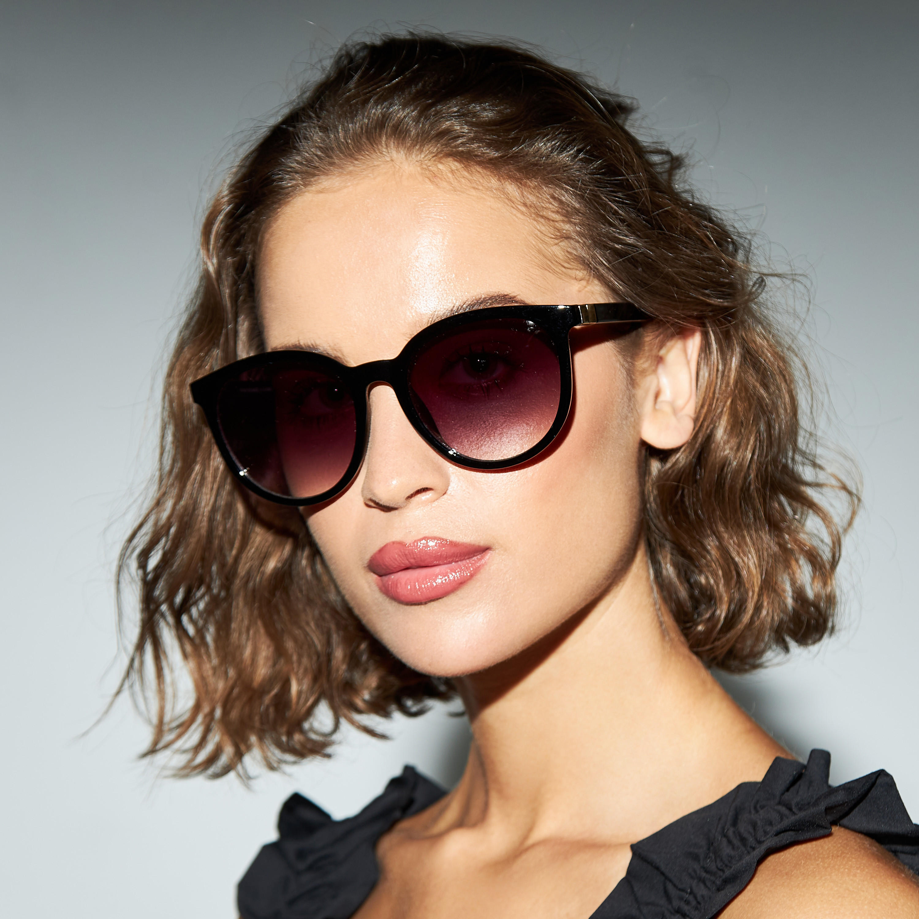 نظارة شمسية بعدسات ملونة بإطار كامل مستدير ووسادات أنف-women-sunglasses-image-2