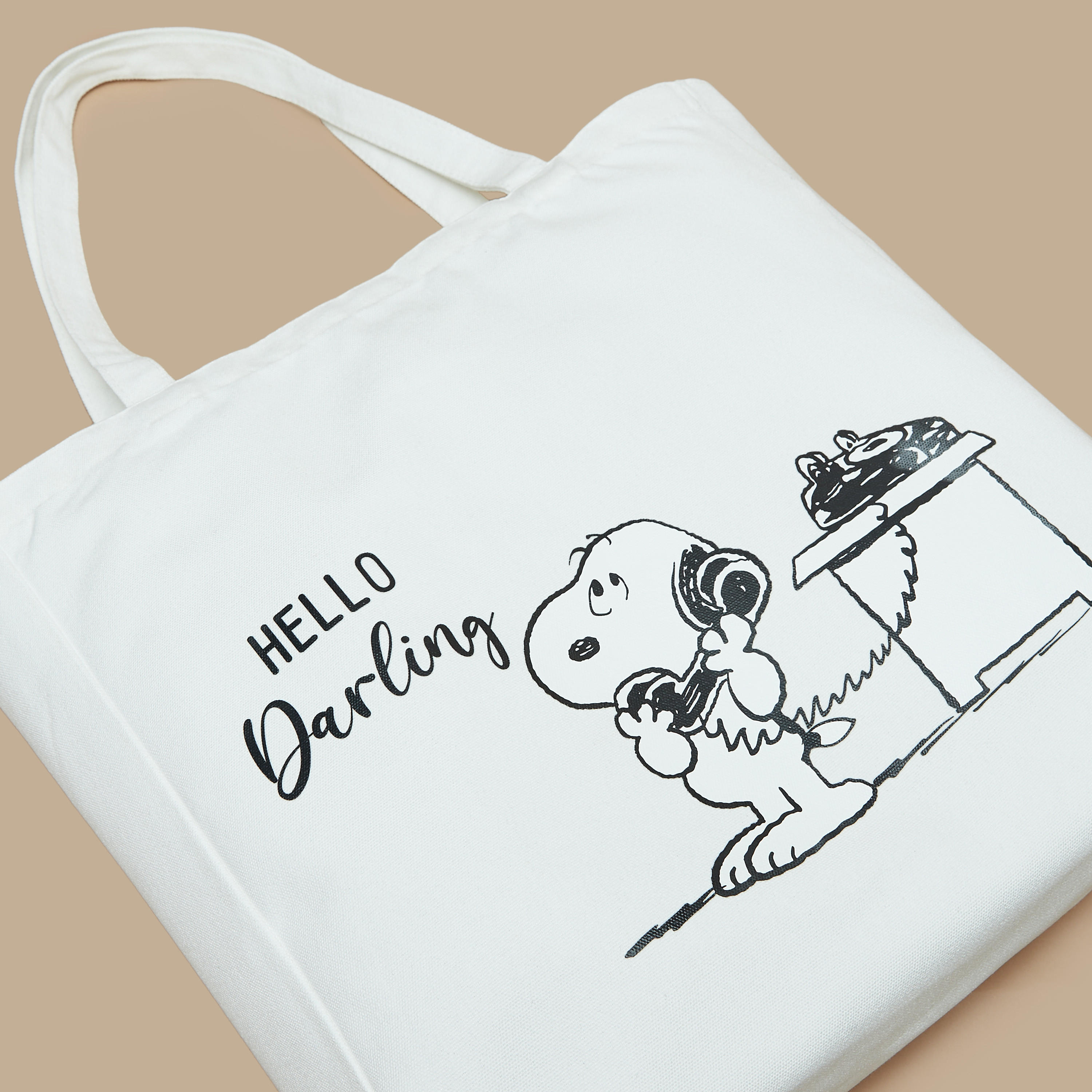 شنطة توتي بمقبض مزدوج وطبعات سنوبي-men-bags-image-3