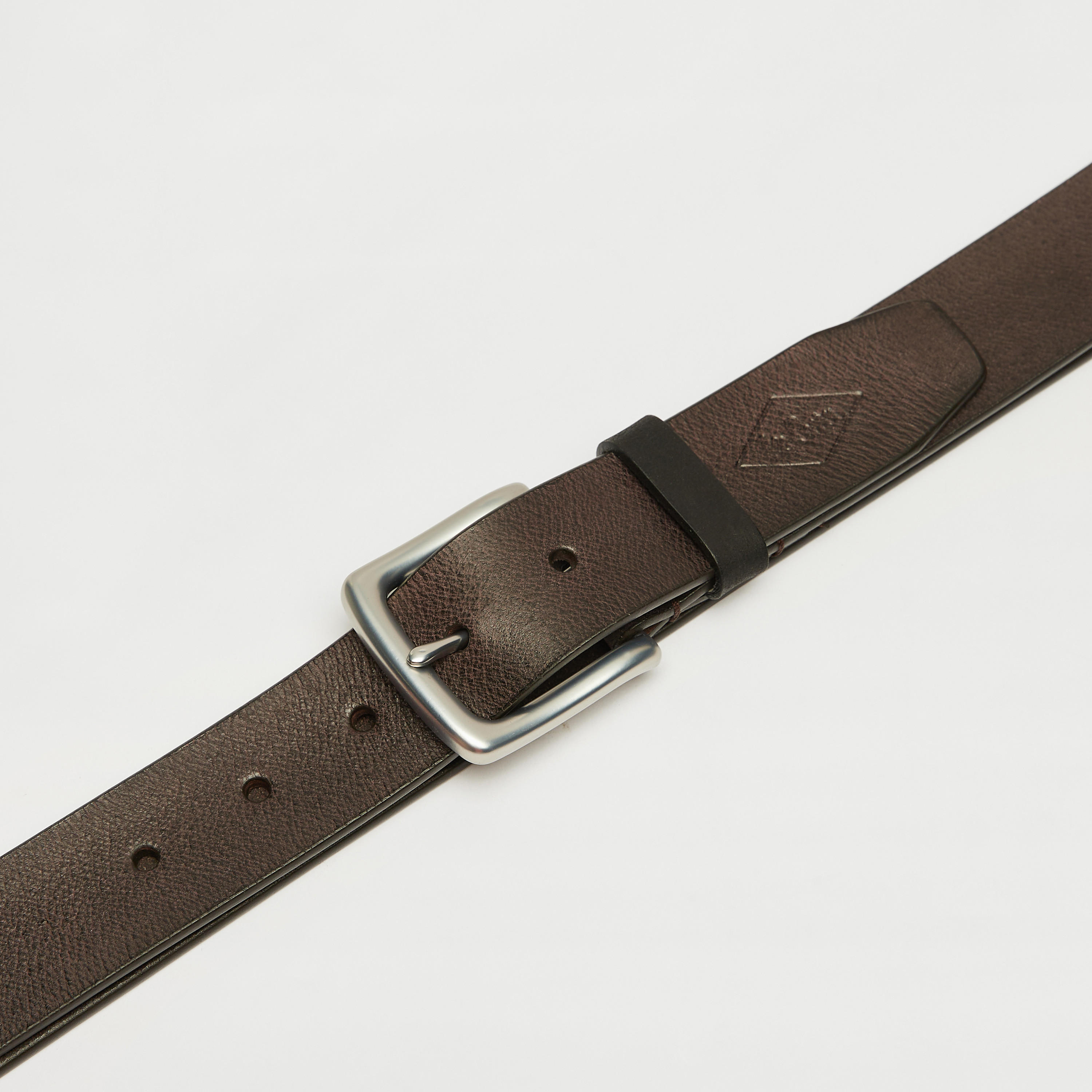 حزام جلد بارز الملمس بإبزيم إغلاق بدبوس من لي كوبر-men-beltsandwallets-belts-image-3