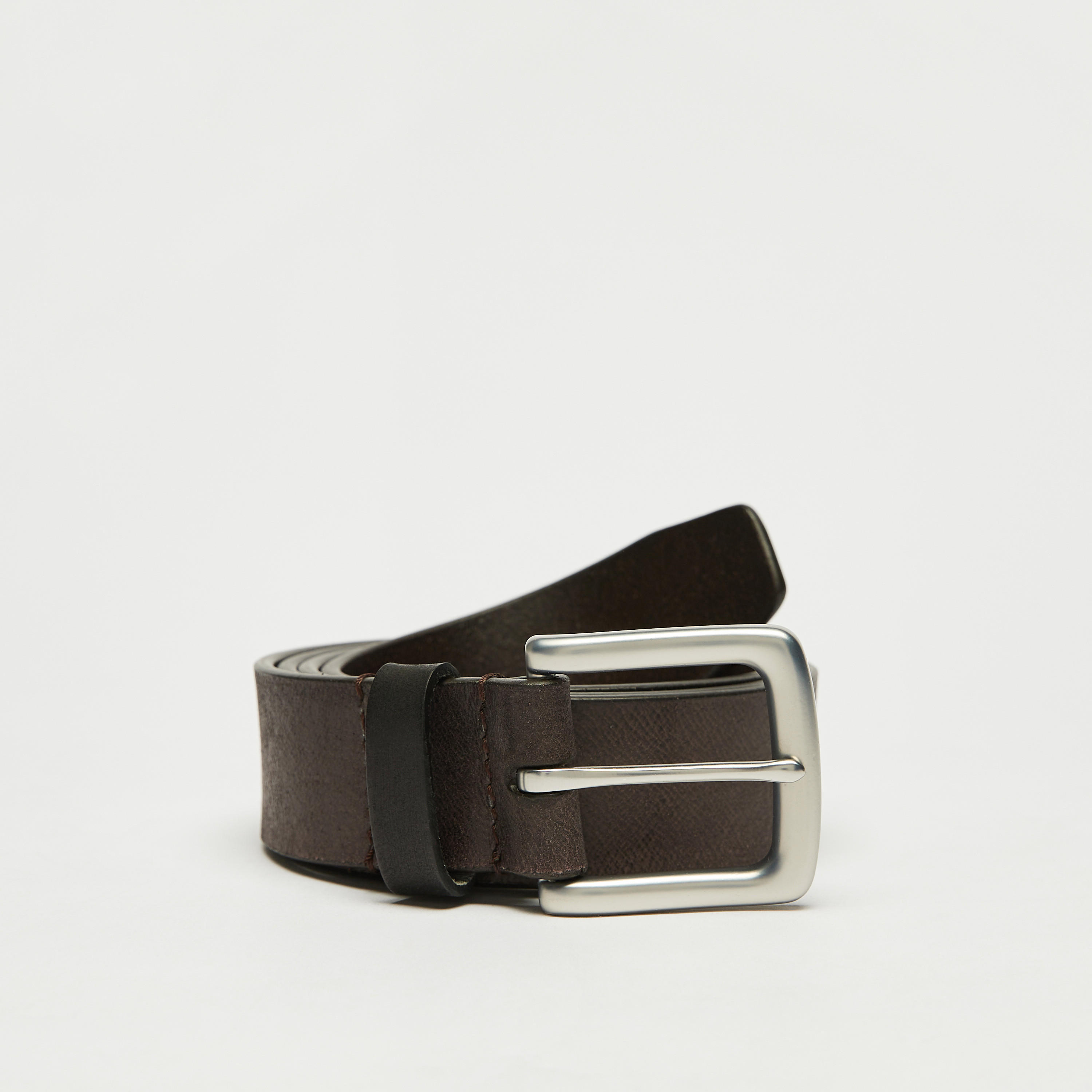 حزام جلد بارز الملمس بإبزيم إغلاق بدبوس من لي كوبر-men-beltsandwallets-belts-image-2