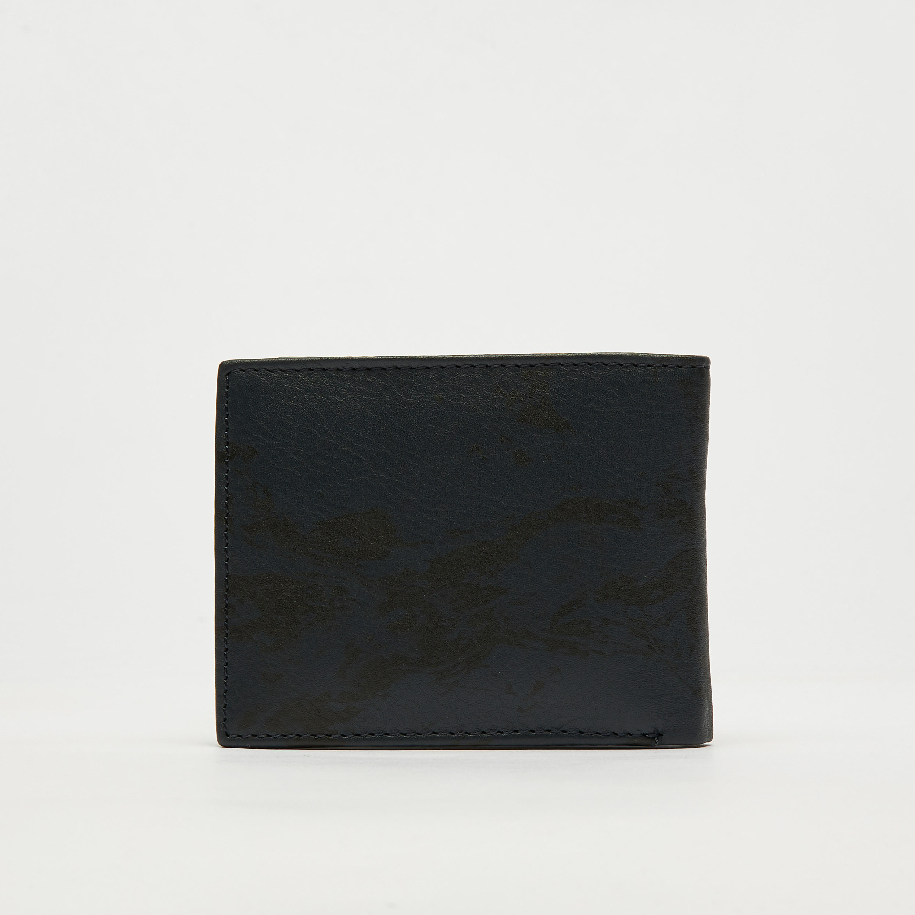 محفظة بطبعات بطيّة ثنائية-men-beltsandwallets-wallets-image-2