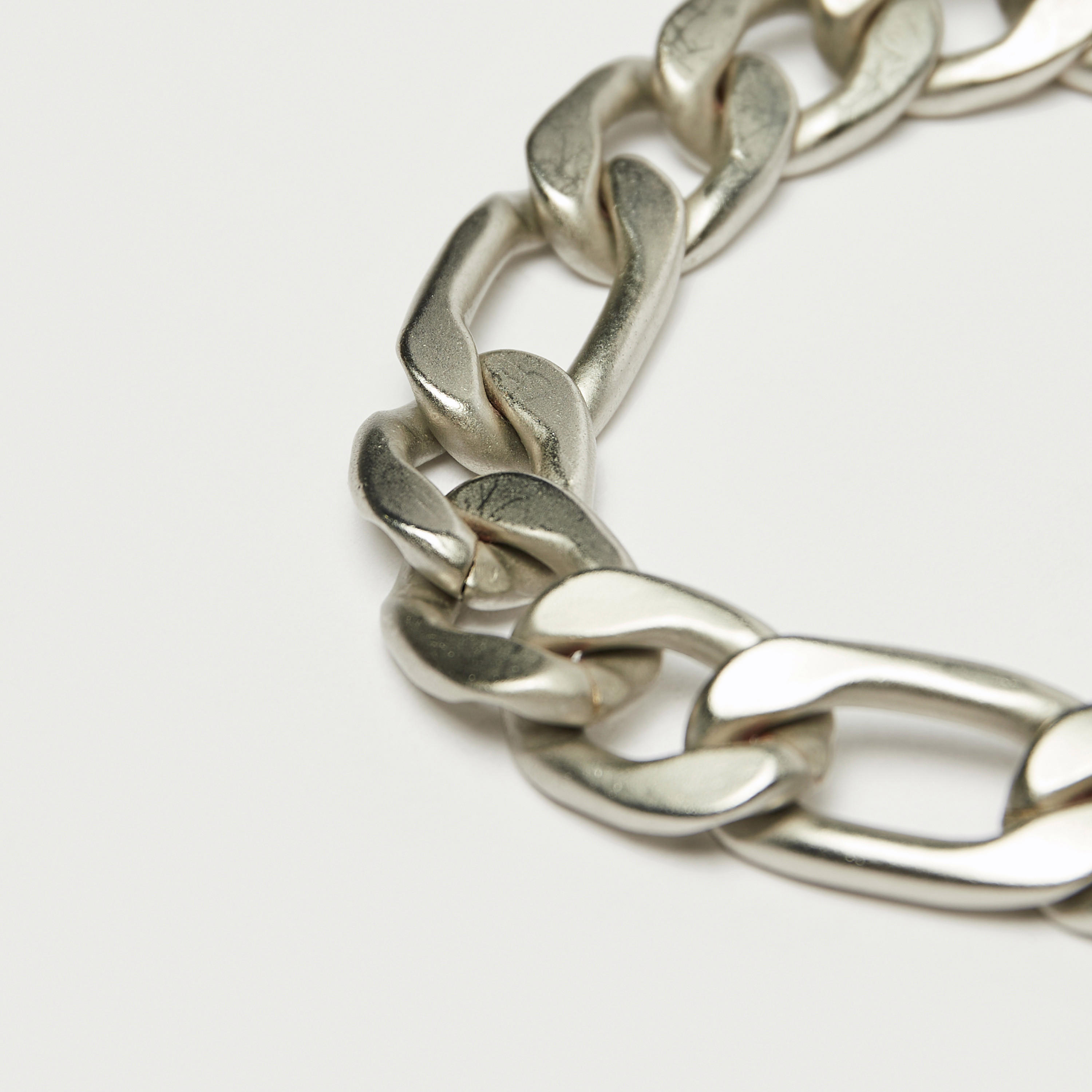 سوار بسلسلة مكتنزة ومشبك إغلاق-men-watchesandjewellery-bracelets-image-1
