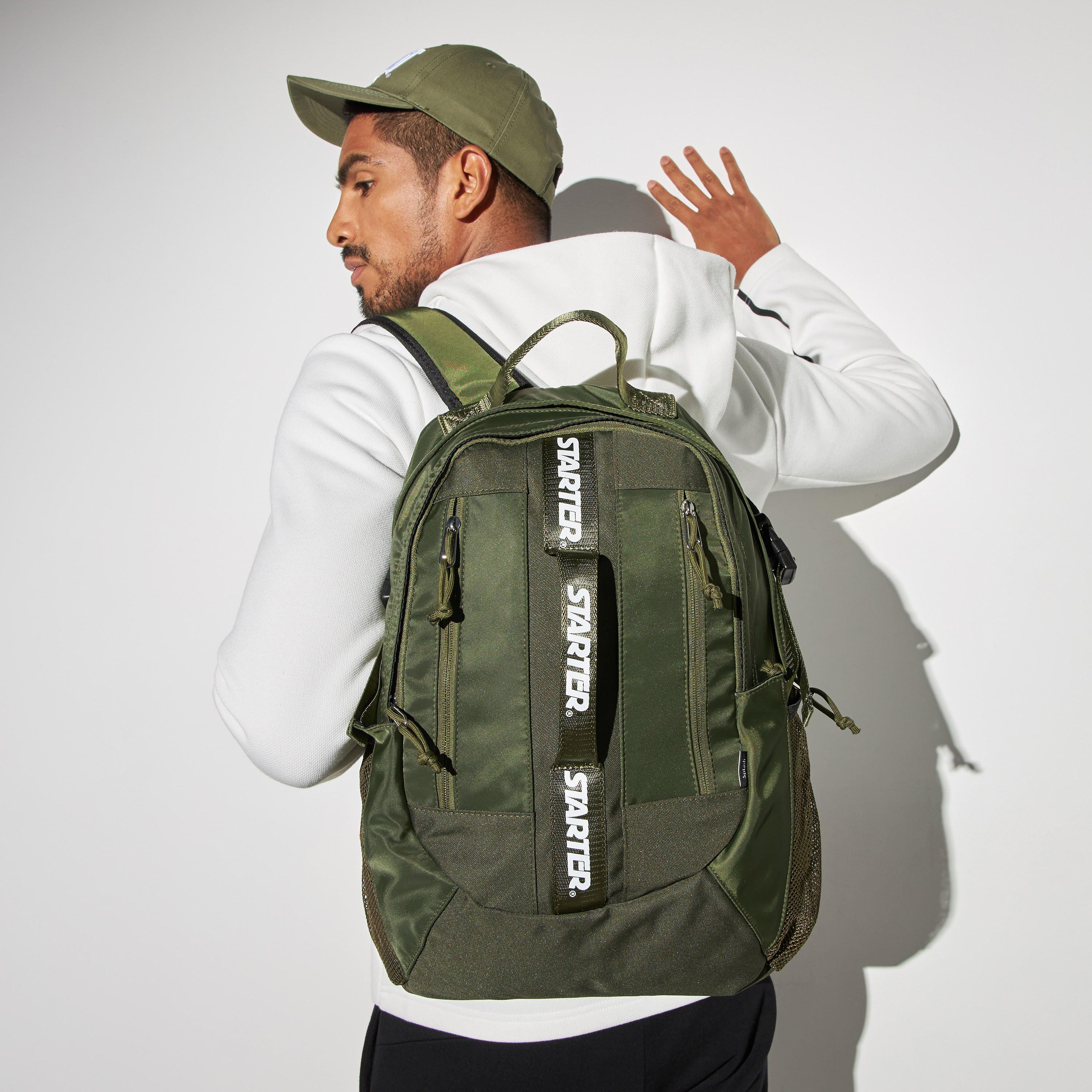 شنطة ظهر بسحّاب إغلاق وأحزمة كتف قابلة للتعديل-men-bags-image-4