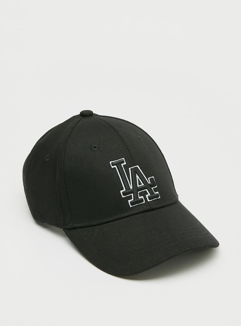 كاب مطرّز بحزام بإبزيم إغلاق-men-caps-image-5