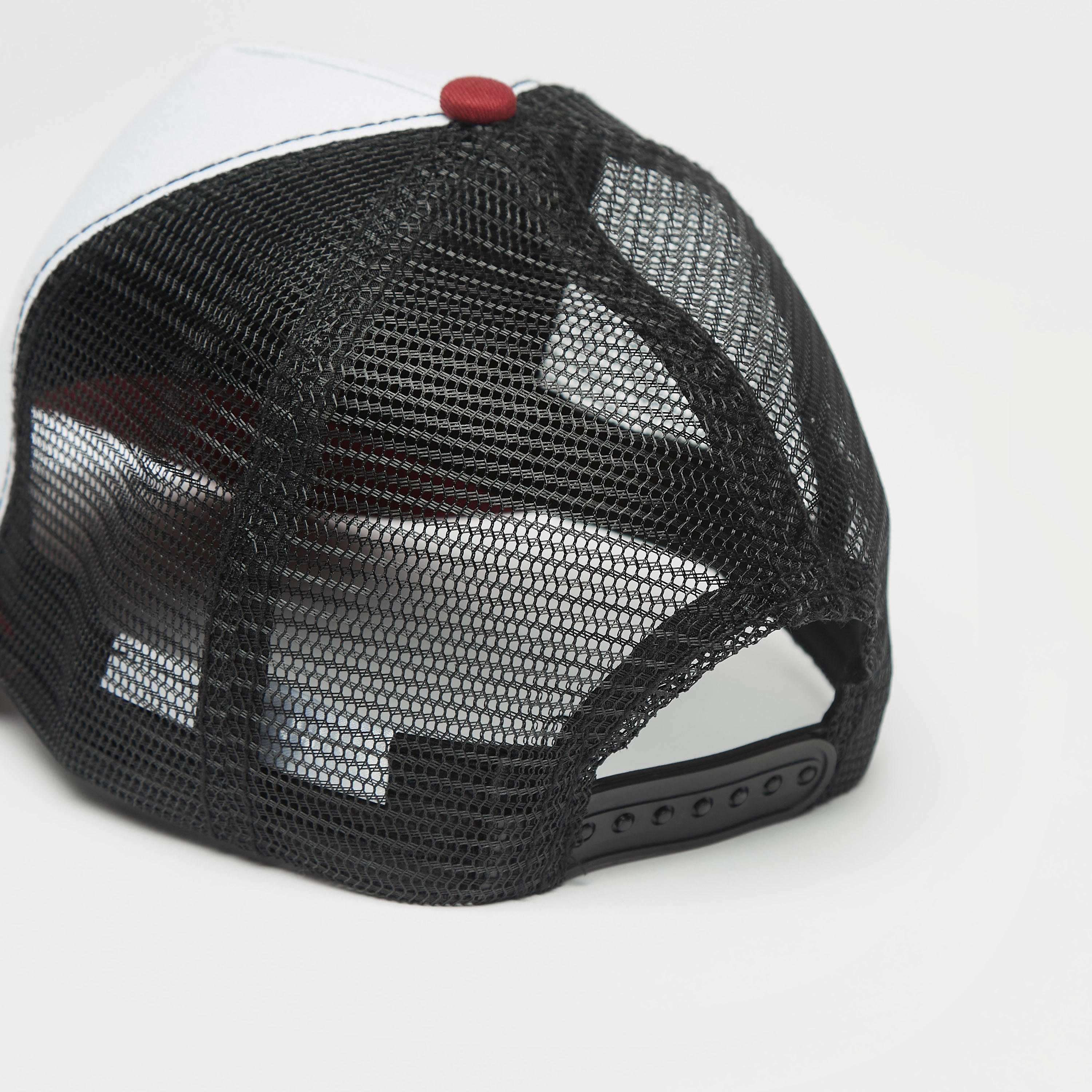 كاب شبكي بطبعات وقوالب ملونة وزر إغلاق كباس من كابا-men-clothing-sportswearandactivewear-accessories-image-4