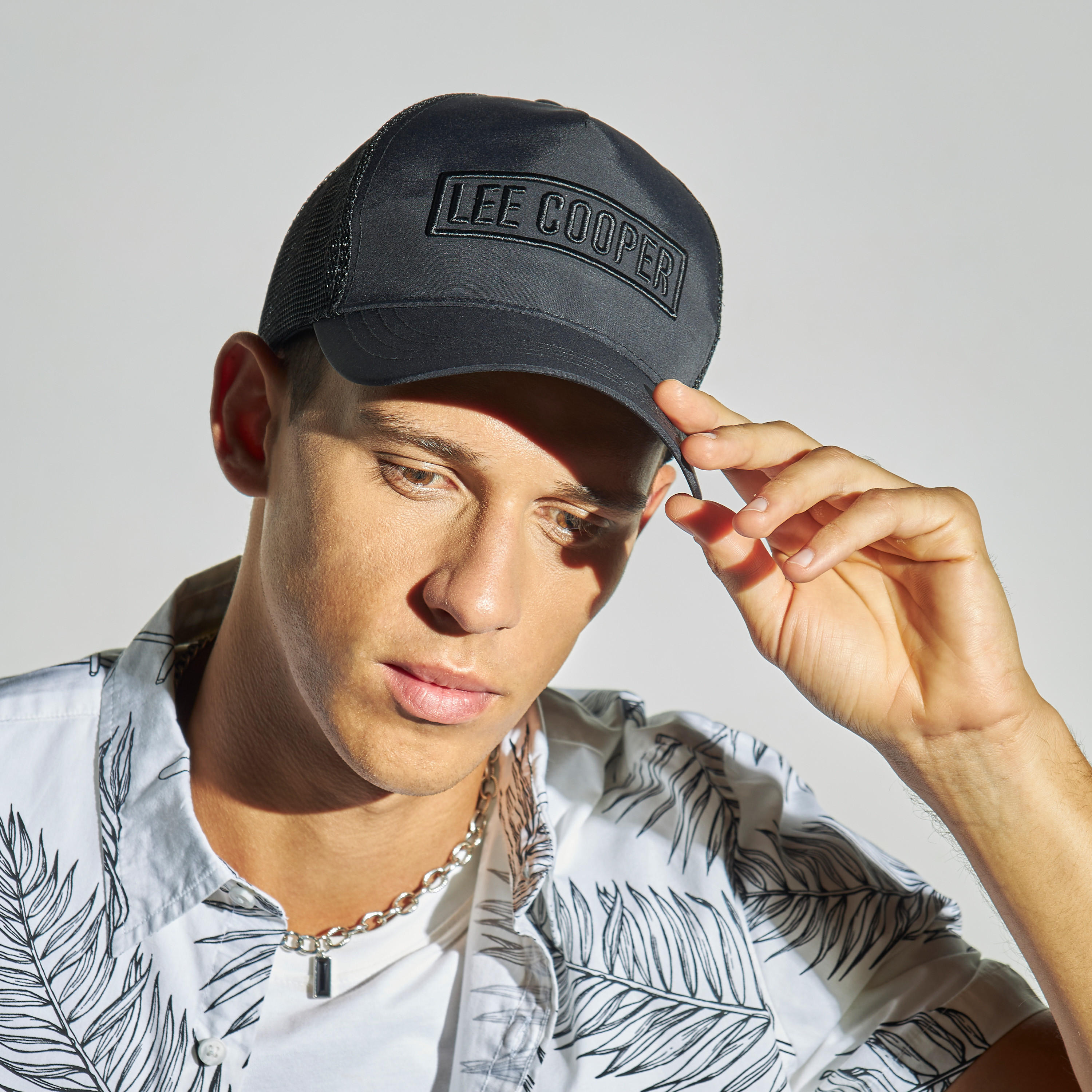 كاب بتطريز شعار وحزام إغلاق بإبزيم من لي كوبر-men-caps-image-4