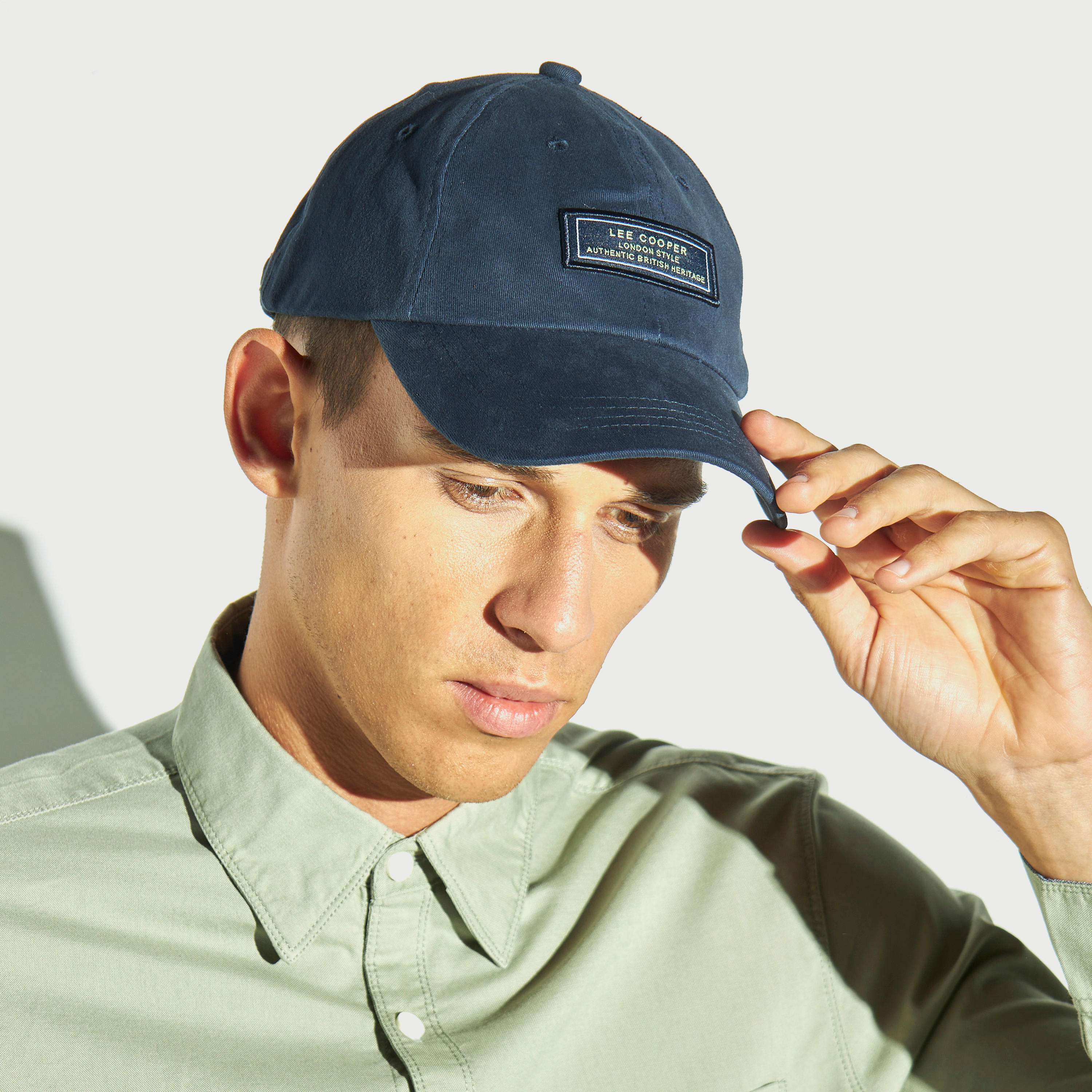 كاب مزخرف بحزام إغلاق بإبزيم من لي كوبر-men-caps-image-2