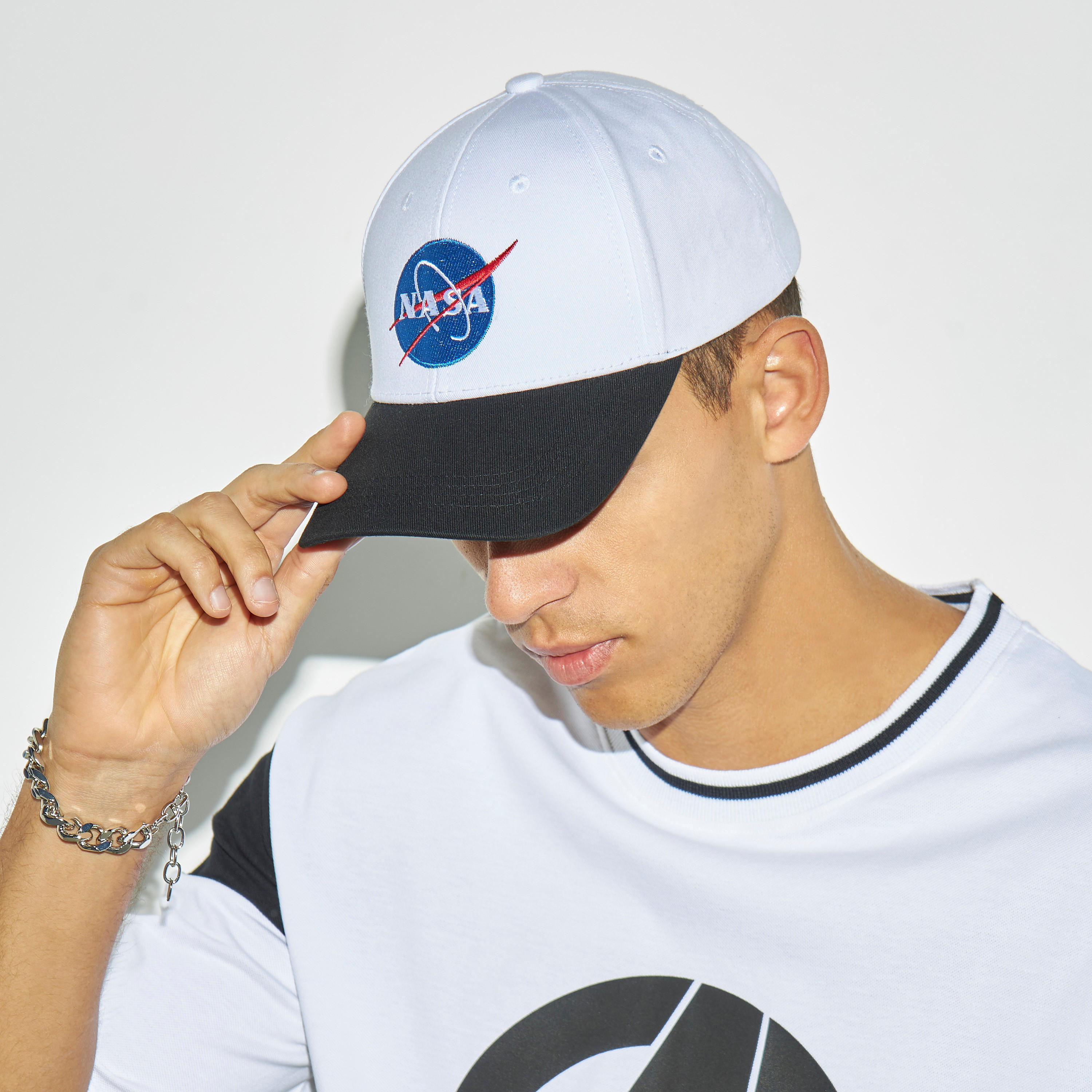 كاب بحزام إغلاق بإبزيم وتطريز ناسا-men-caps-image-2