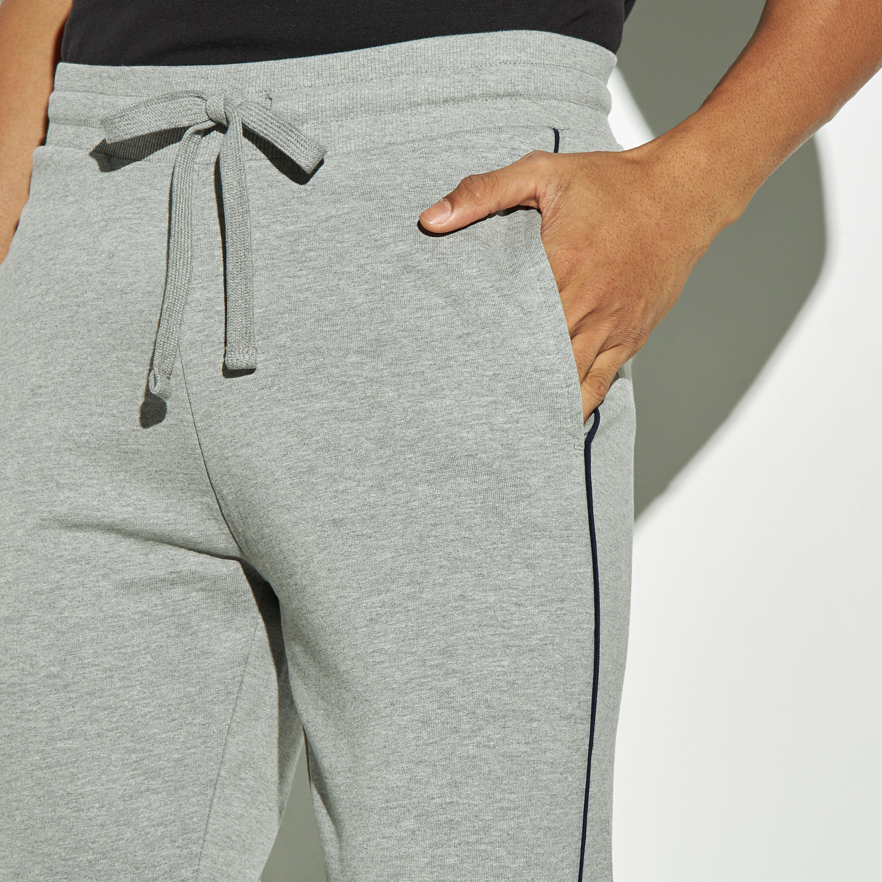 Piping Detail Pyjamas with Drawstring Closure and Pockets-men-clothing-nightwear-pyjamaandshorts-image-4