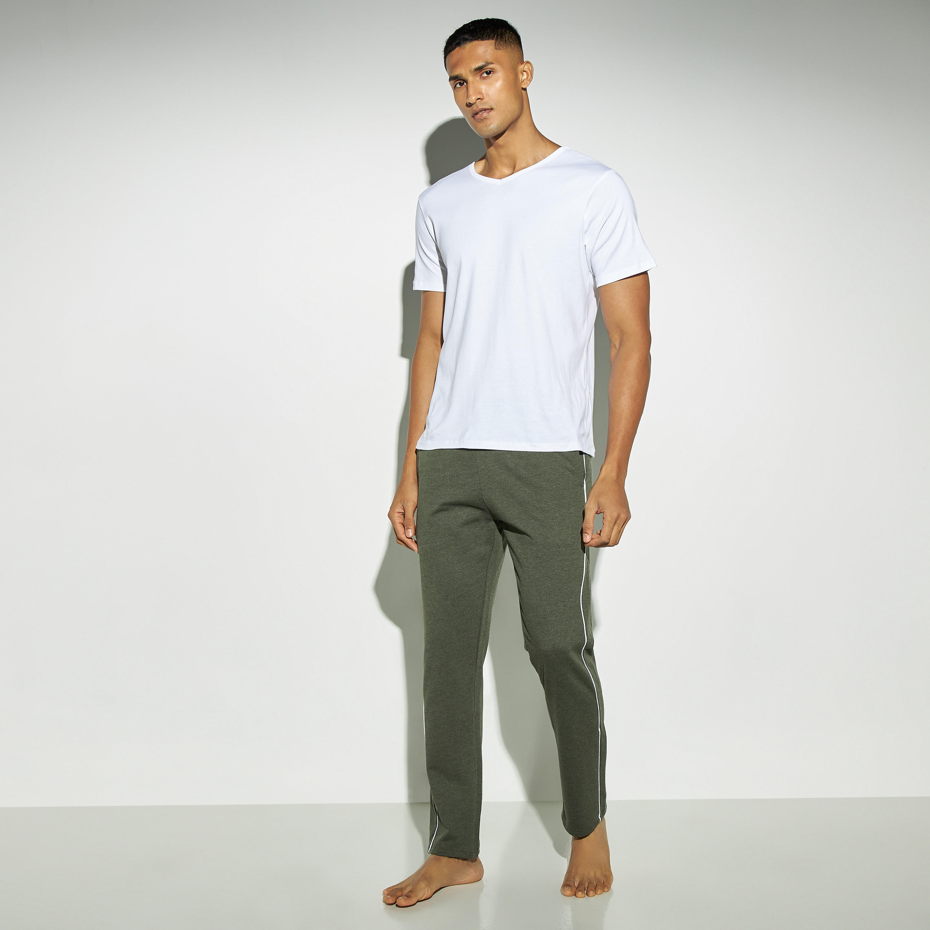 Piping Detail Pyjamas with Drawstring Closure and Pockets-men-clothing-nightwear-pyjamaandshorts-image-2