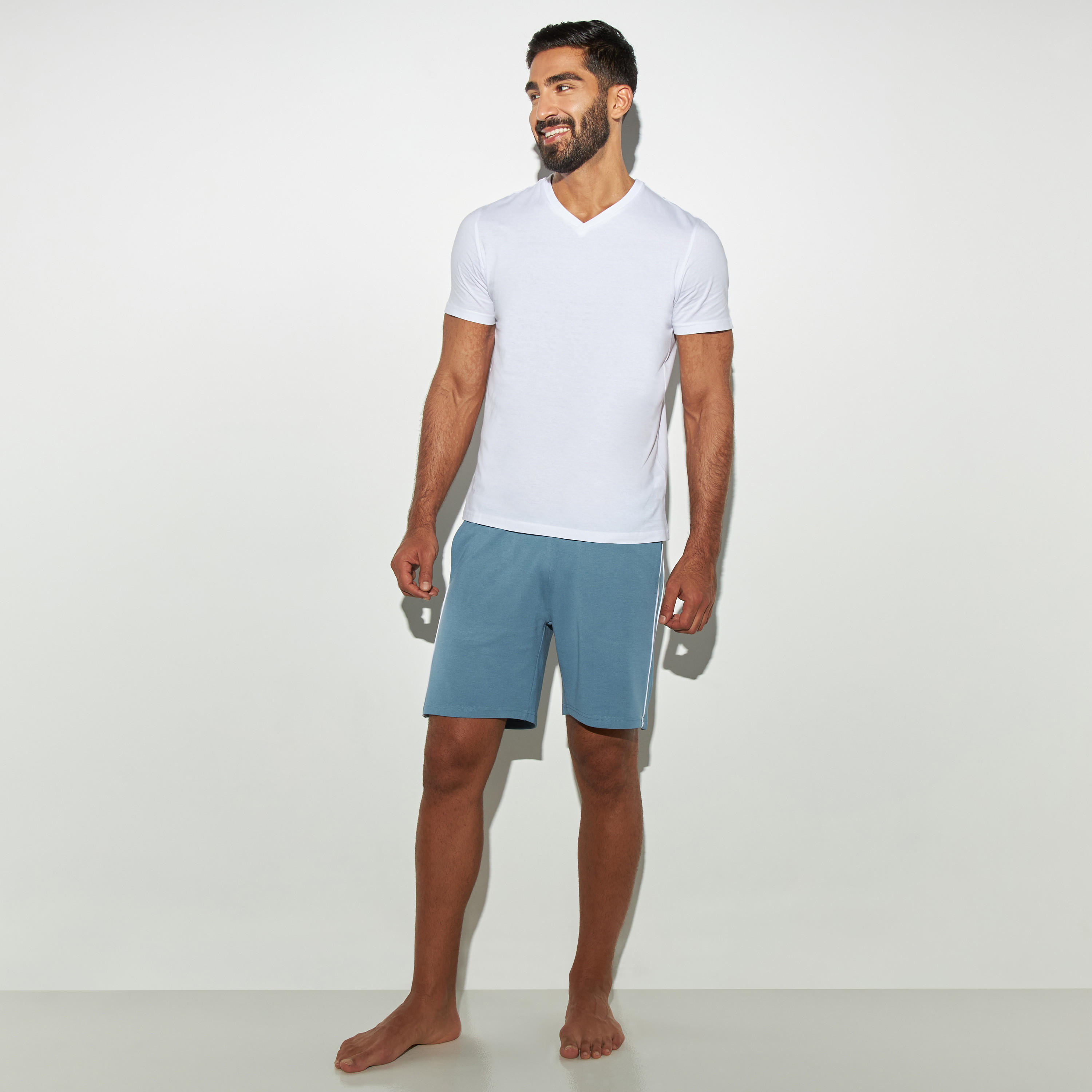 شورت فيسكوز برباط إغلاق ودرزات وجيوب-men-clothing-nightwear-pyjamaandshorts-image-2
