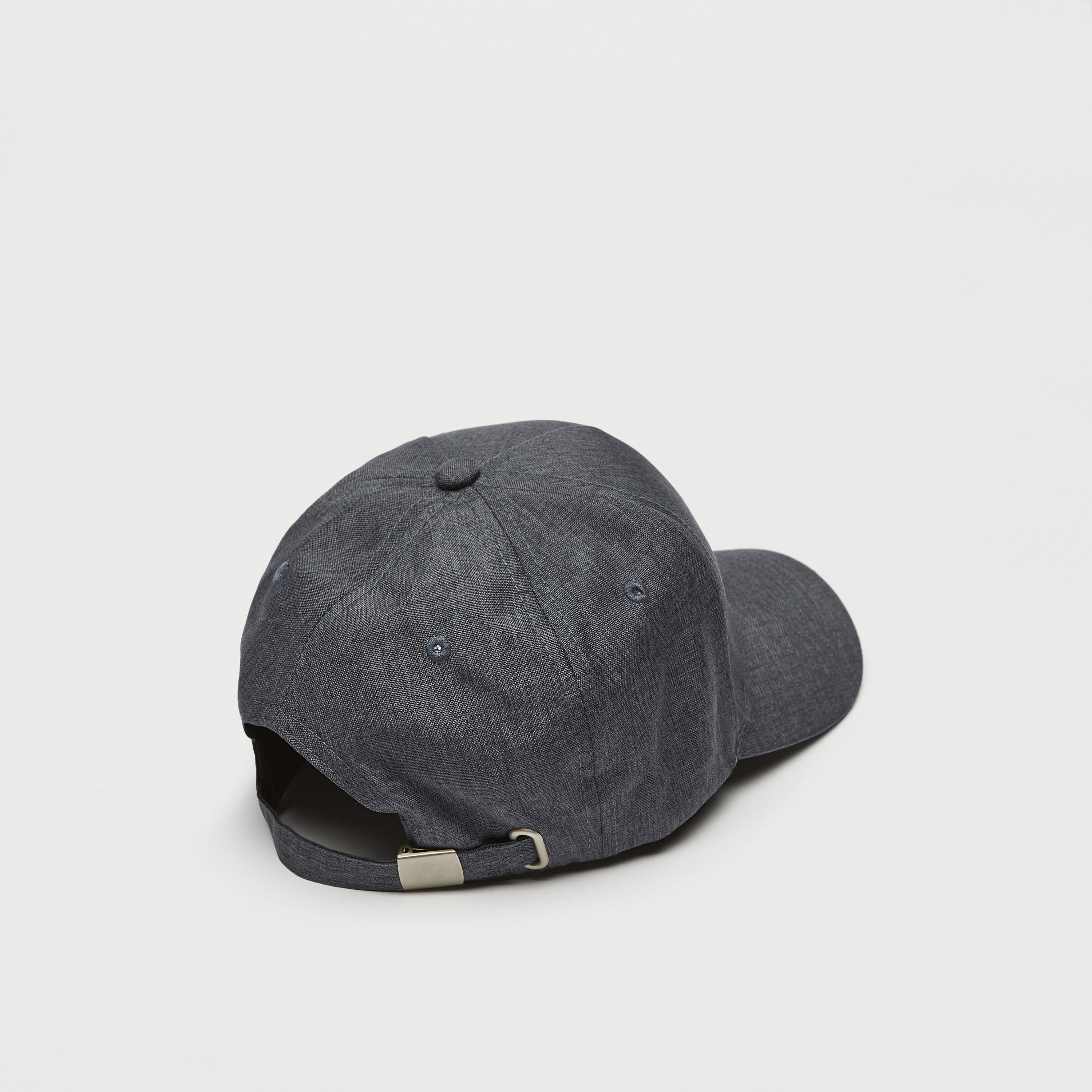 كاب مطرّز بحزام بإبزيم إغلاق-men-caps-image-1