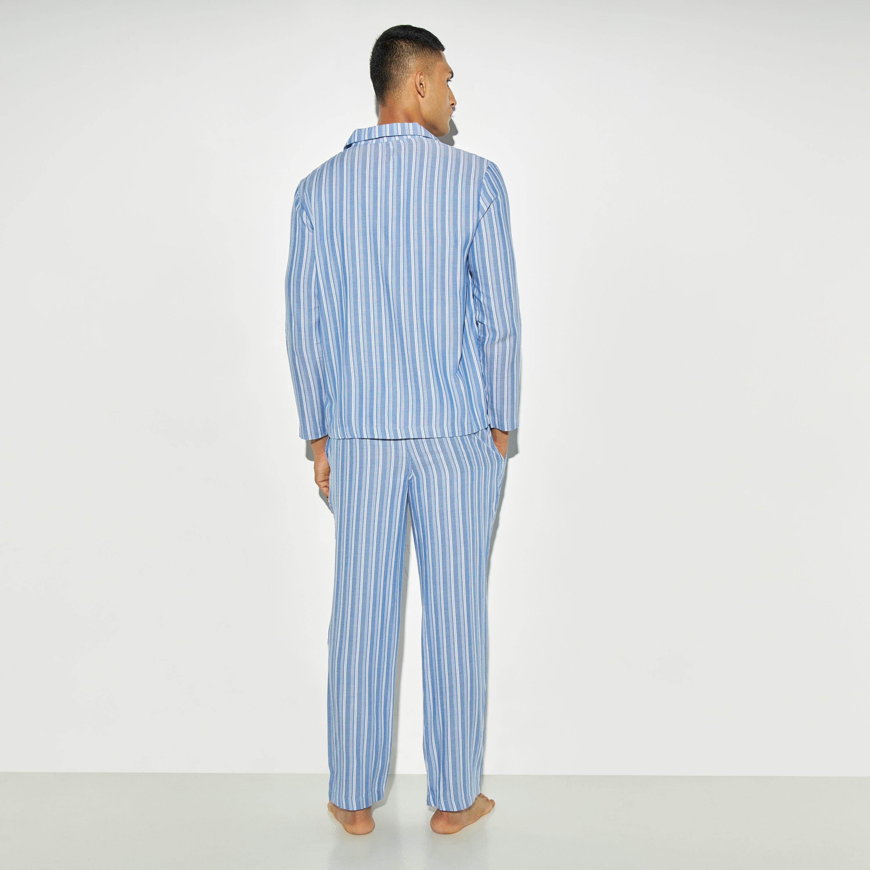 طقم بنطلون بيجاما وقميص مقلّم بياقة كامب-men-clothing-nightwear-sets-image-1