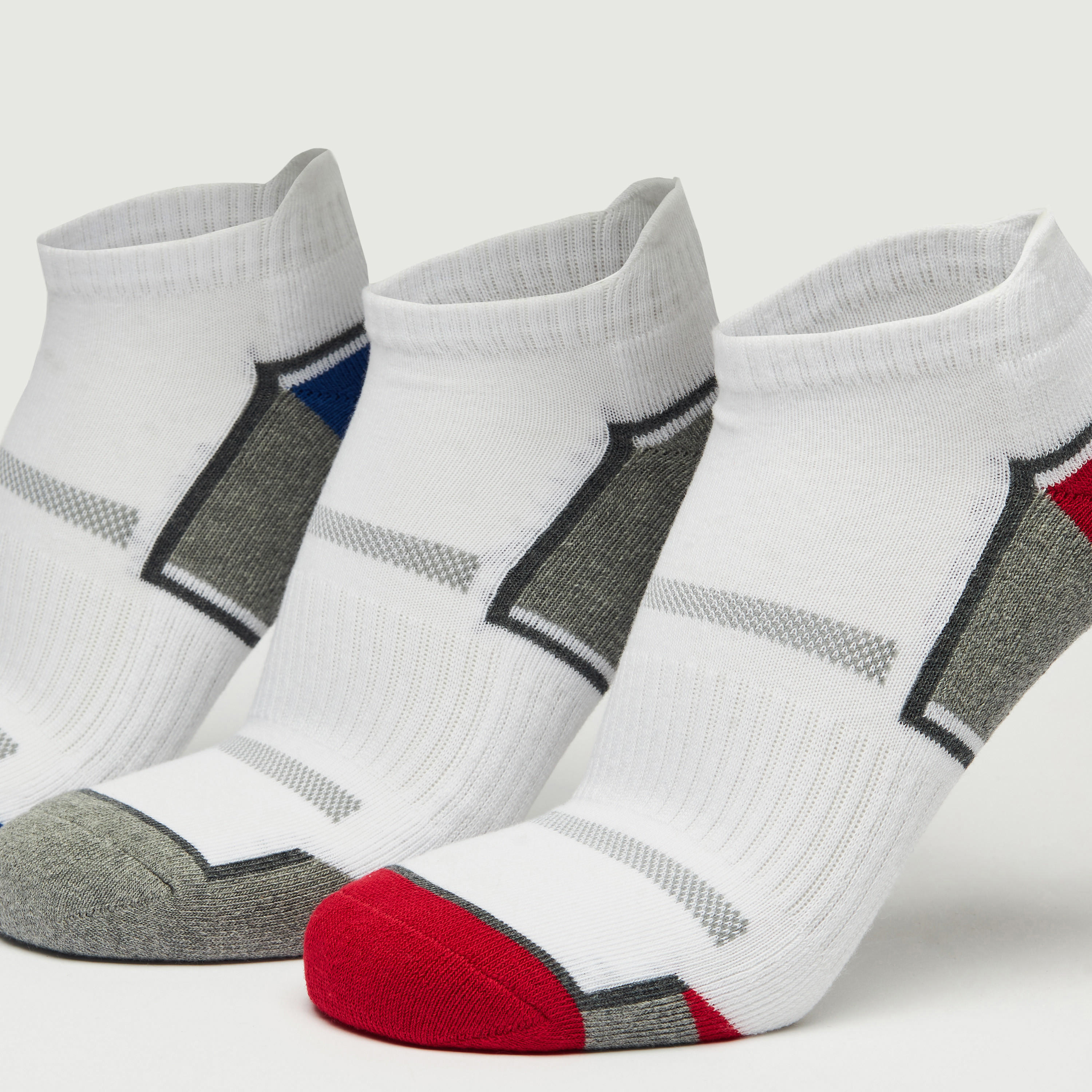 طقم جوارب رياضية 3 أزواج بطول الكاحل-men-socks-image-2