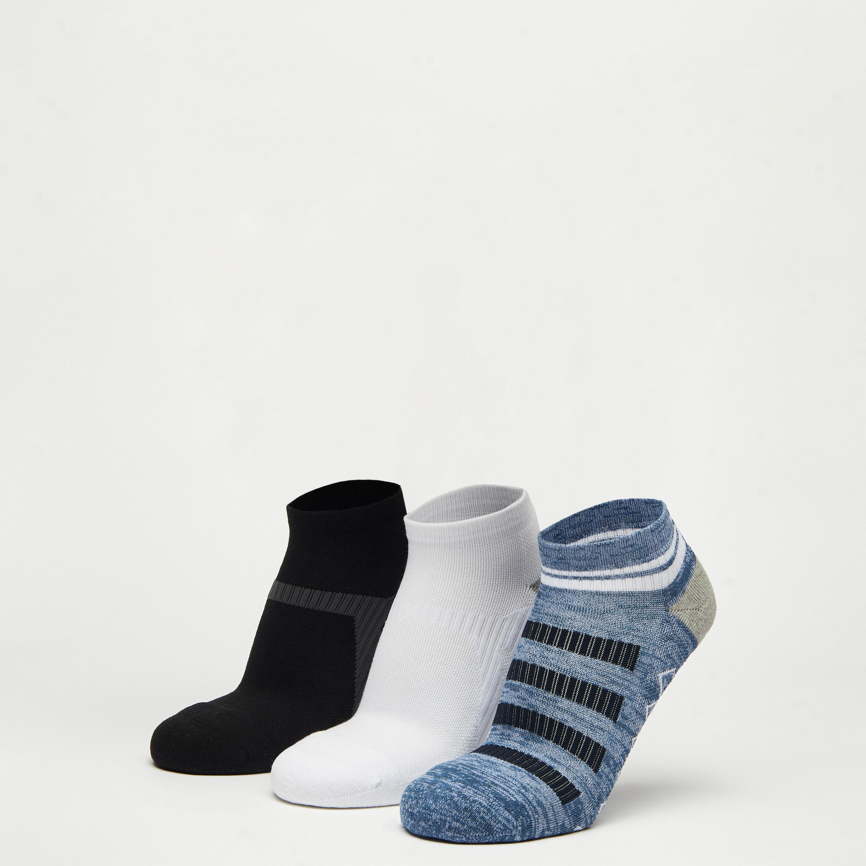 طقم جوارب 3 أزواج متنوّعة بطول الكاحل-men-socks-image-1