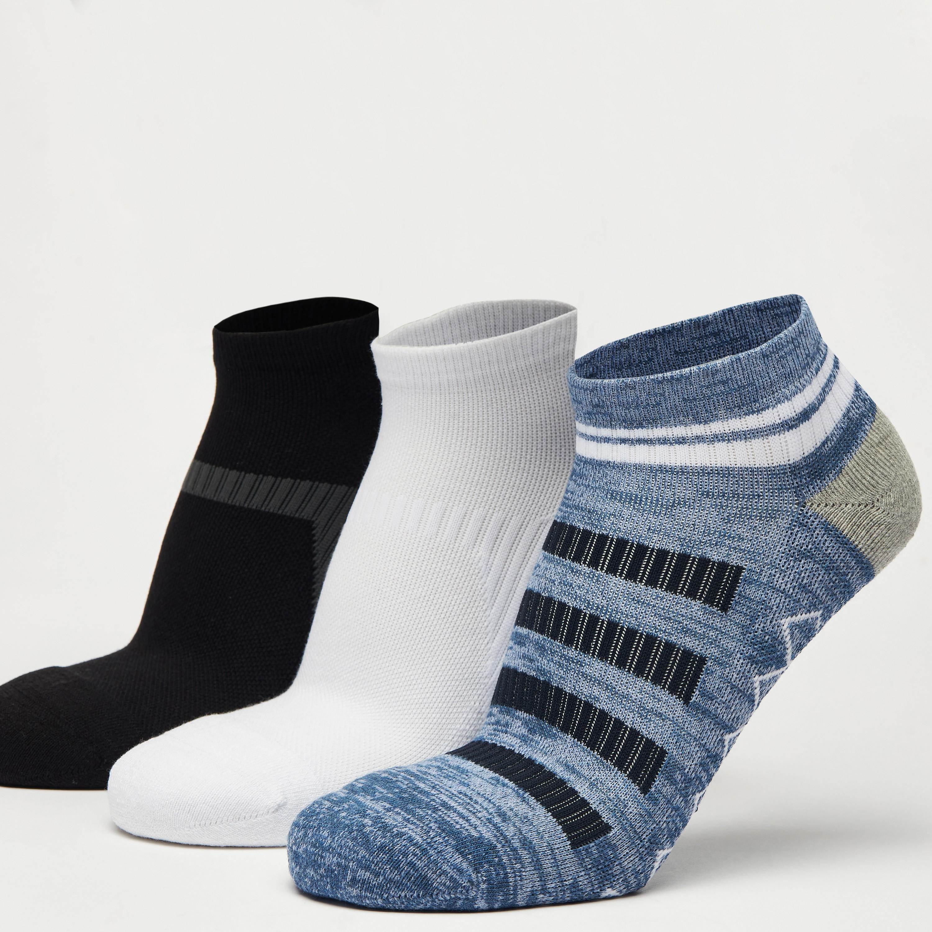 طقم جوارب 3 أزواج متنوّعة بطول الكاحل-men-socks-image-2