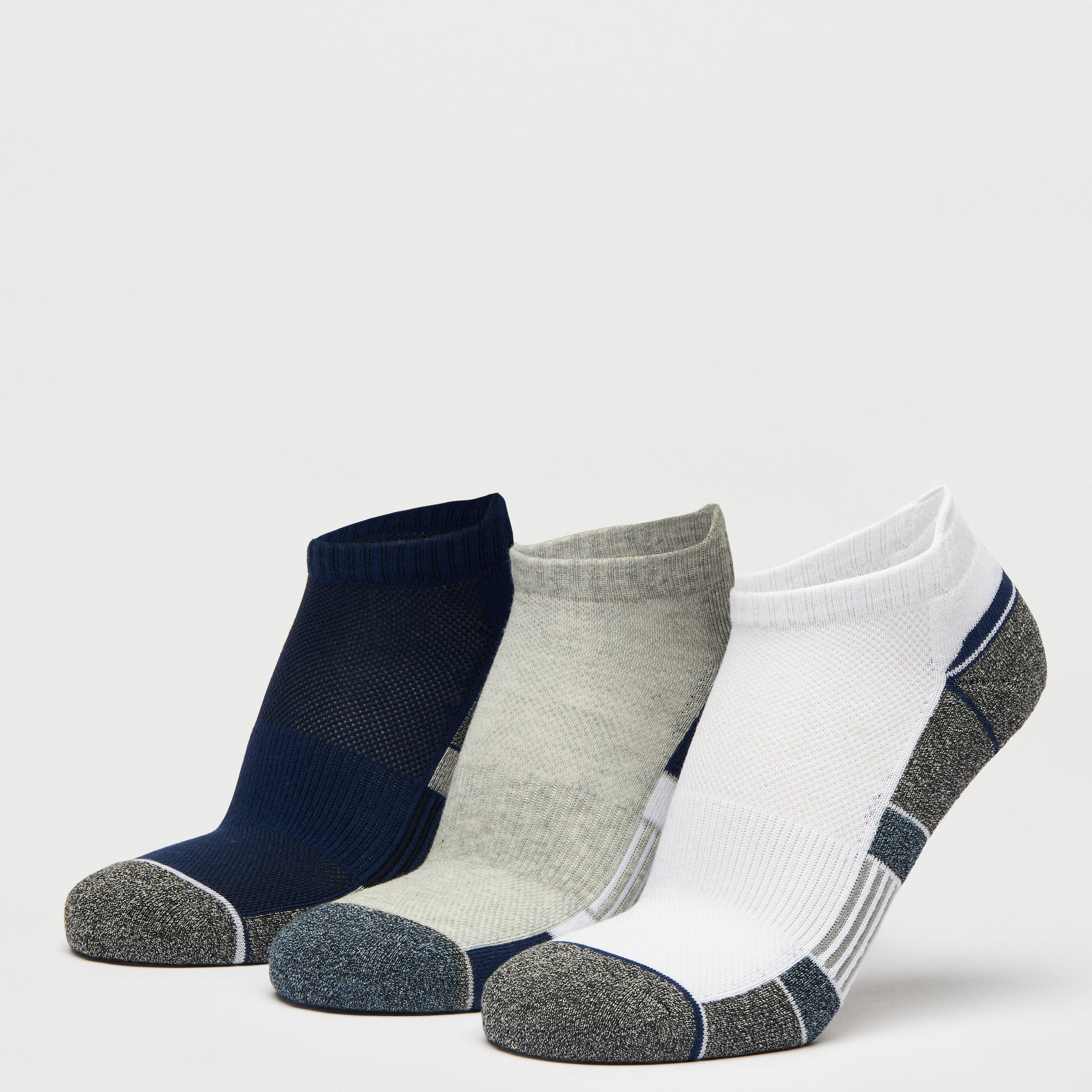طقم جوارب رياضية 3 أزواج بطول الكاحل-men-socks-image-2