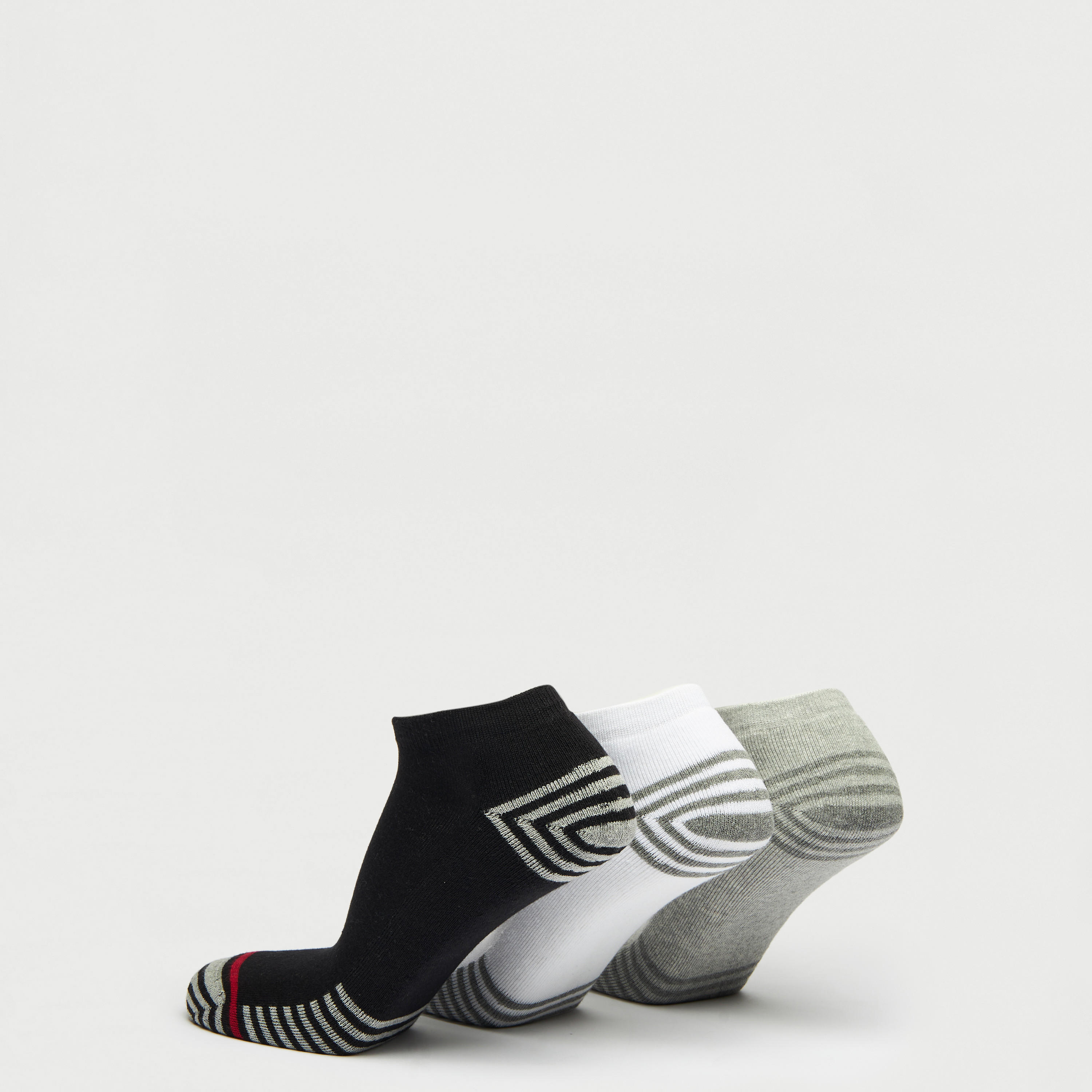 جوارب رياضية بطول الكاحل وطبعات مخططة - طقم من 3 أزواج-men-socks-image-3