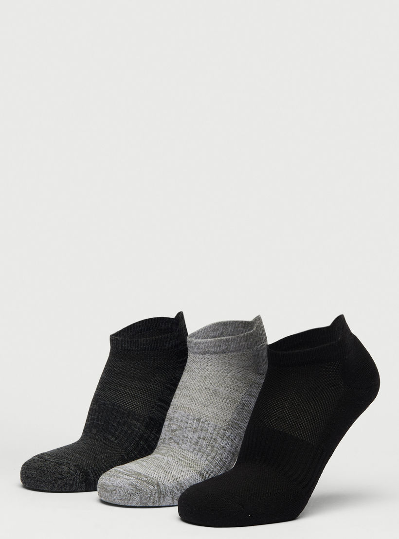 طقم جوارب رياضية 3 أزواج بارزة الملمس بطول الكاحل-men-socks-image-1