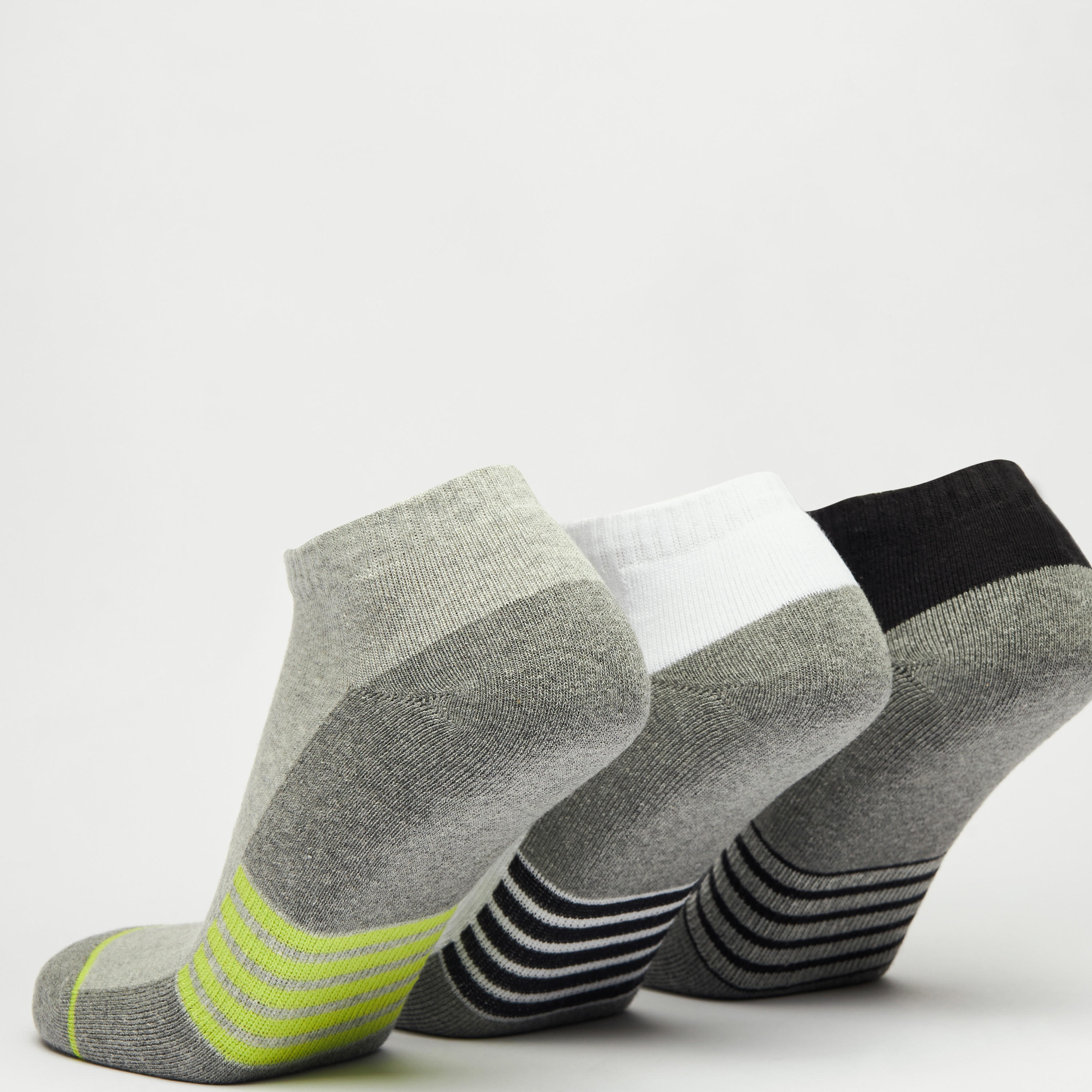 طقم جوارب 3 أزواج بطول الكاحل وتفاصيل مقلّمة-men-socks-image-4