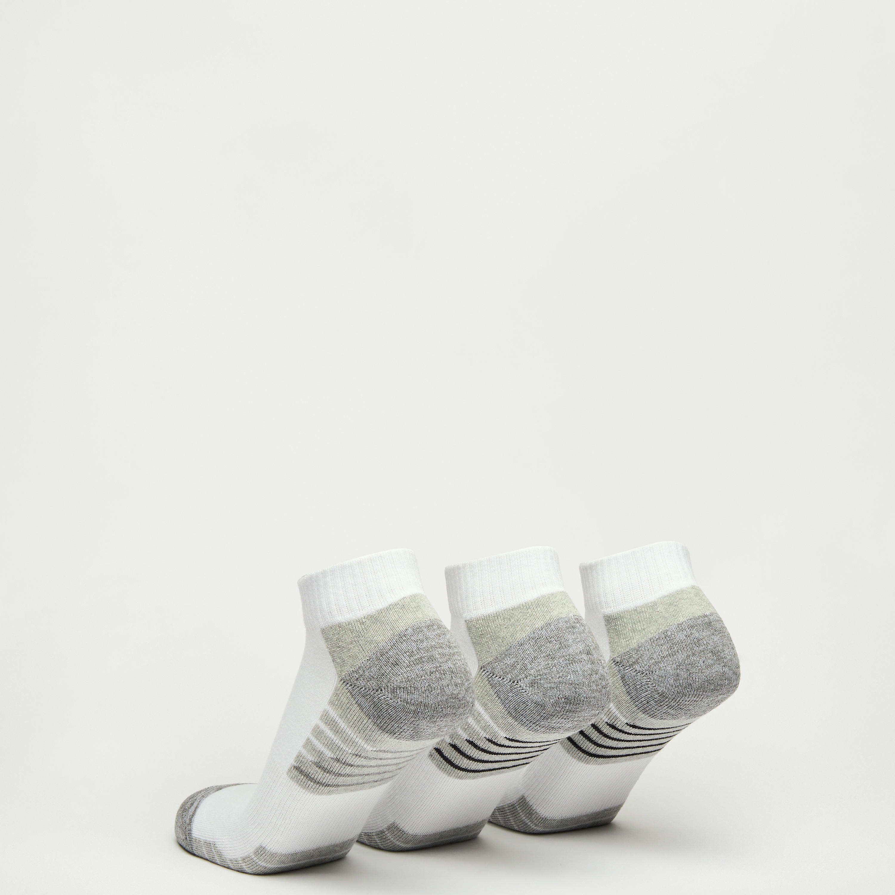 طقم جوارب رياضية 3 أزواج بطول الكاحل وطبعات-men-socks-image-3