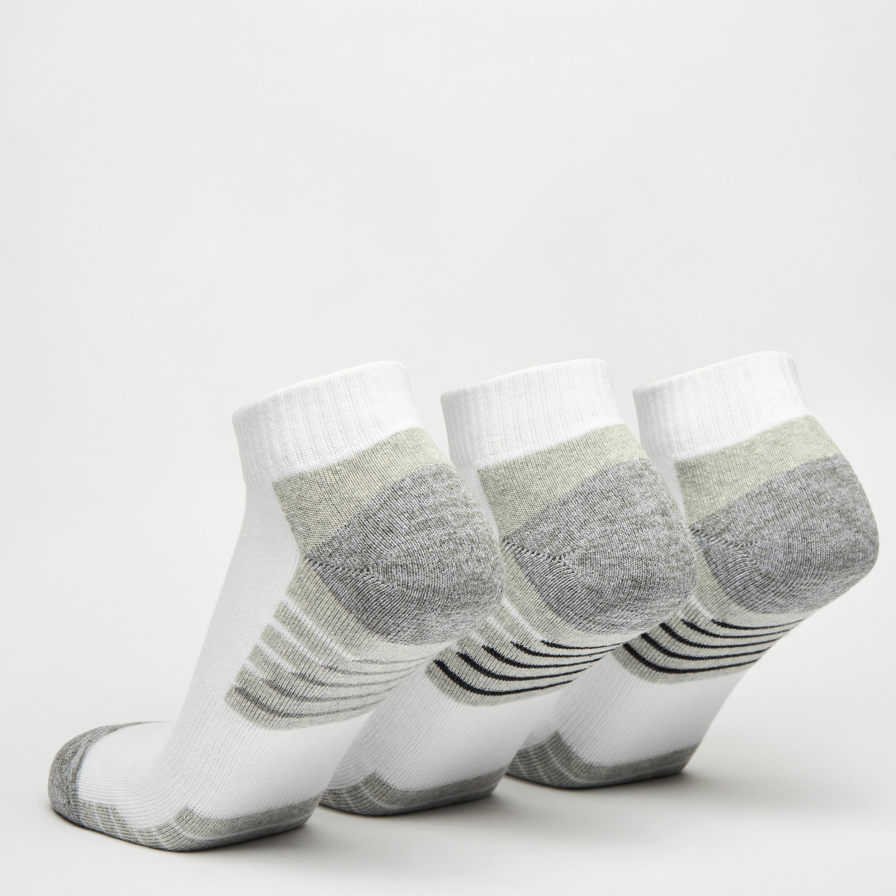 طقم جوارب رياضية 3 أزواج بطول الكاحل وطبعات-men-socks-image-4