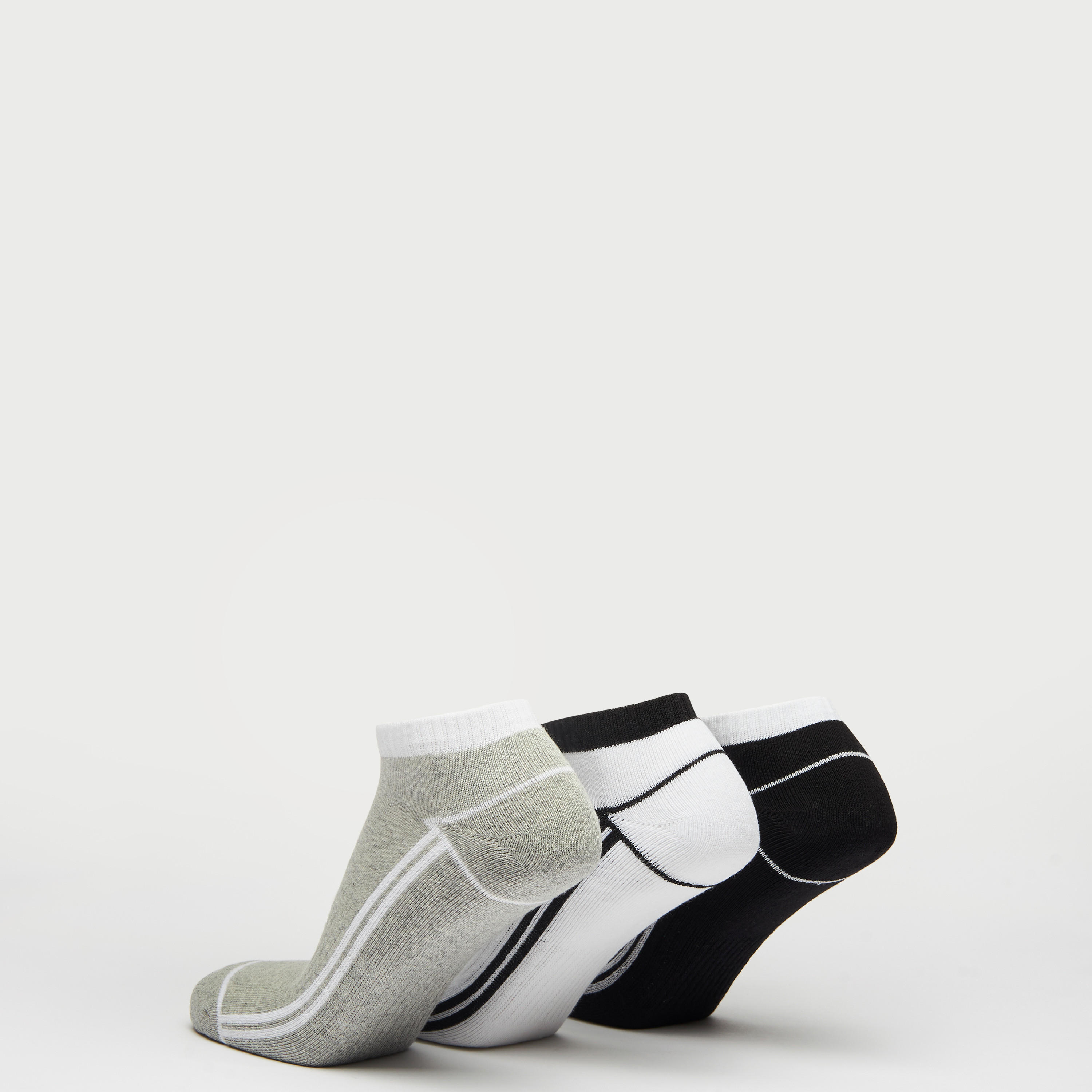 جوارب بارزة الملمس بطول الكاحل - طقم من 3 قطع-men-socks-image-3