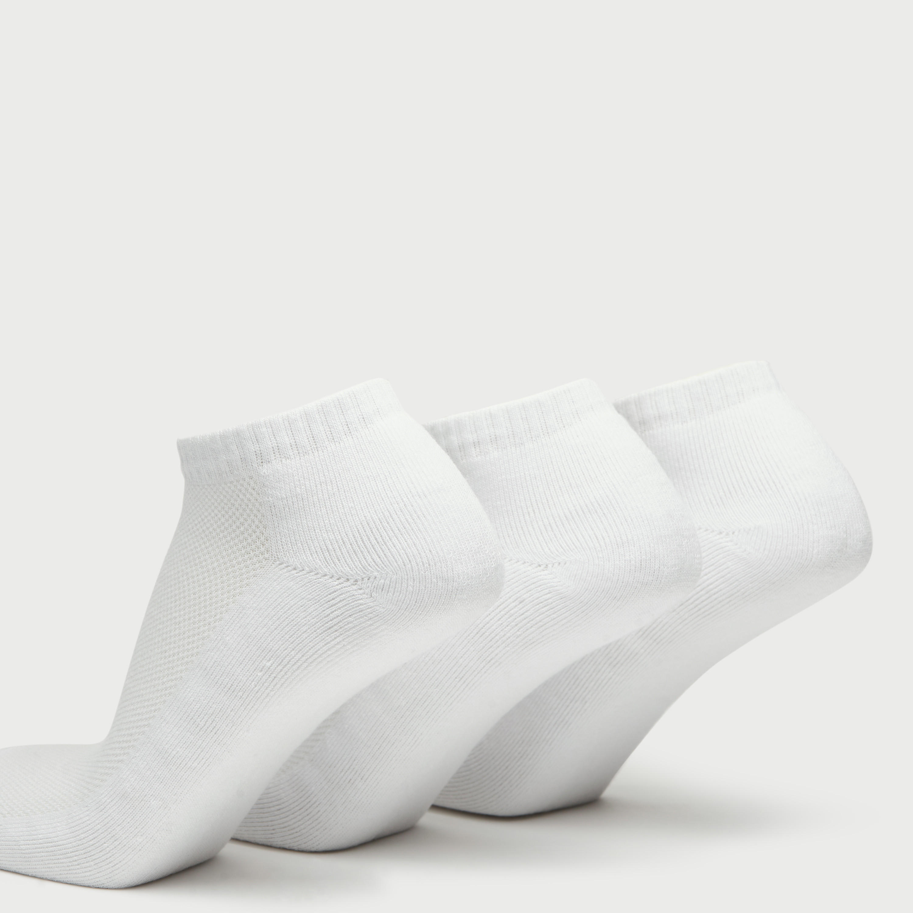 جوارب بارزة الملمس بطول الكاحل - طقم من 3 قطع-men-socks-image-4