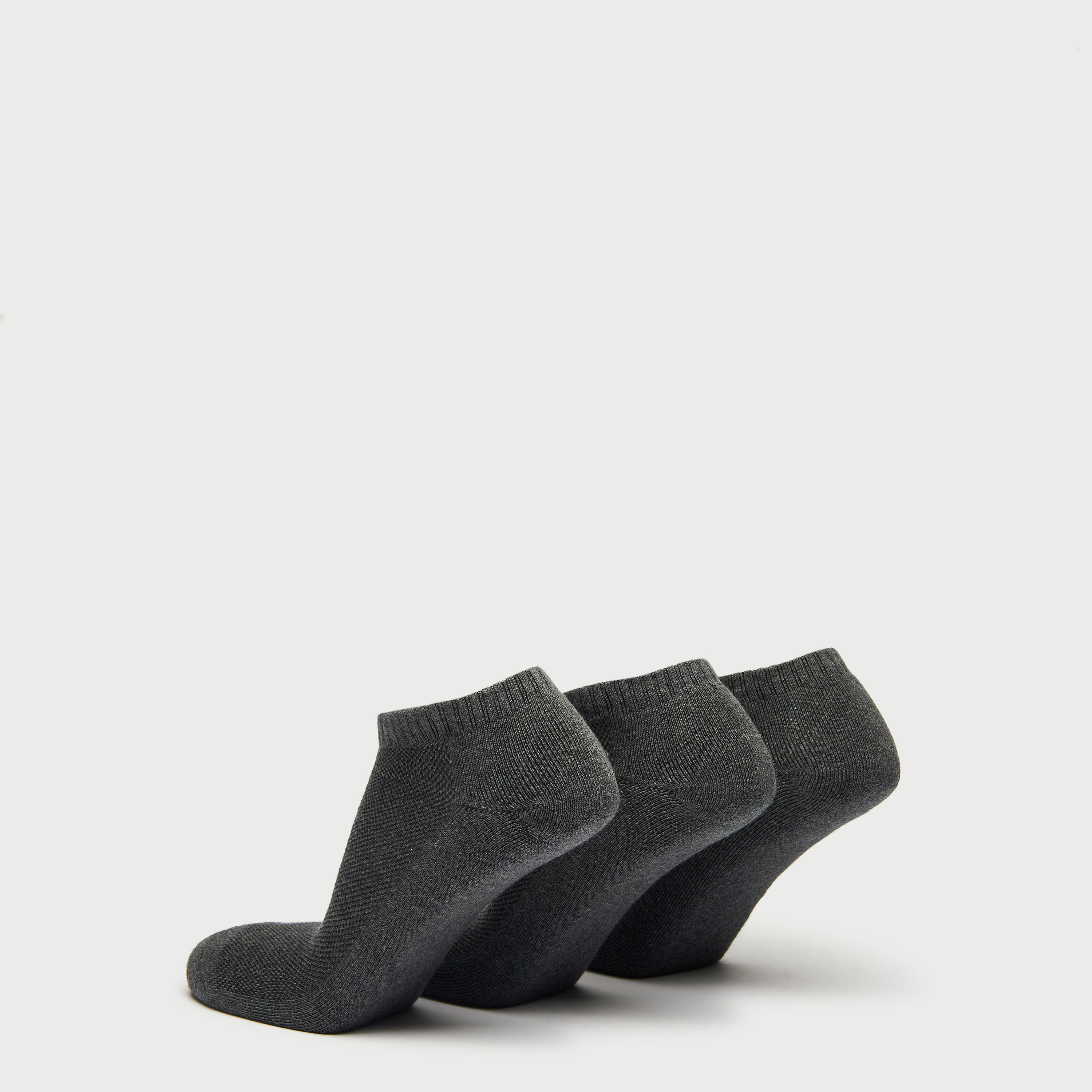 جوارب بارزة الملمس بطول الكاحل - طقم من 3 قطع-men-socks-image-3