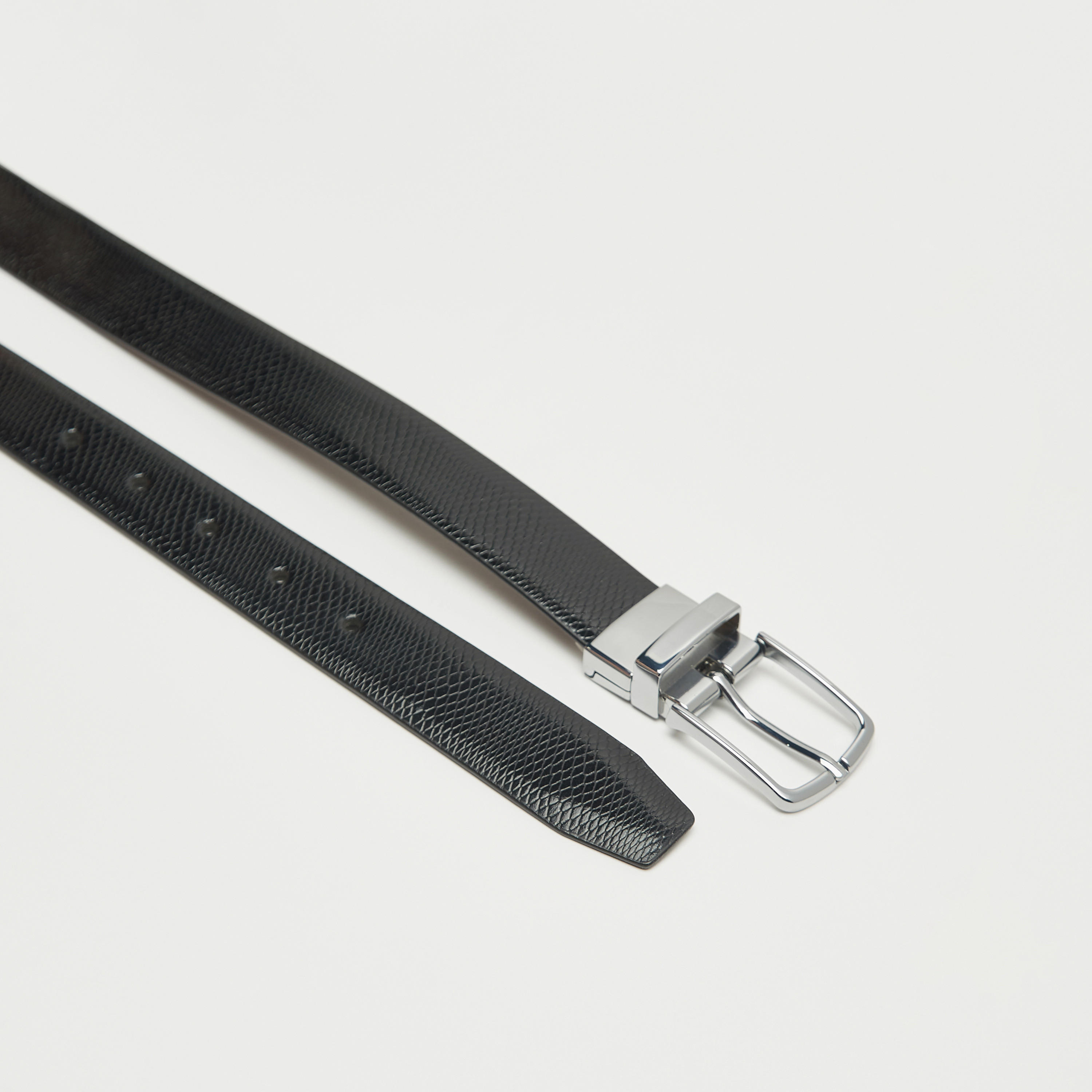 حزام جلد بارز الملمس بإبزيم إغلاق بدبوس-men-beltsandwallets-belts-image-5