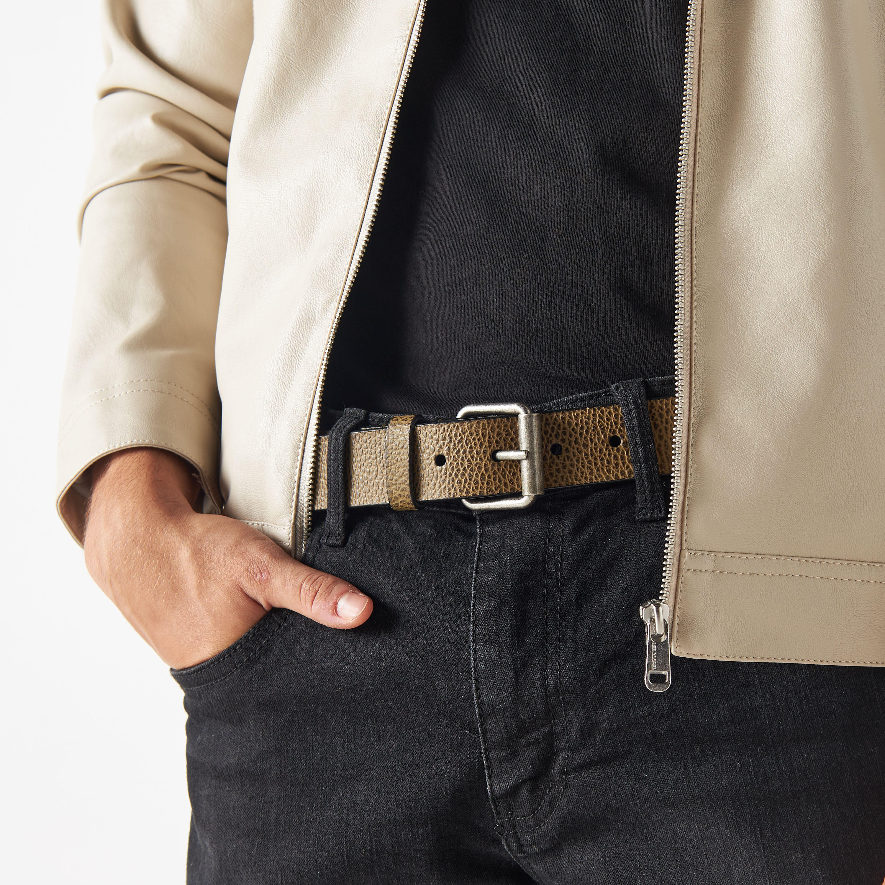 حزام جلد بارز الملمس بإبزيم دبوس-men-beltsandwallets-belts-image-2