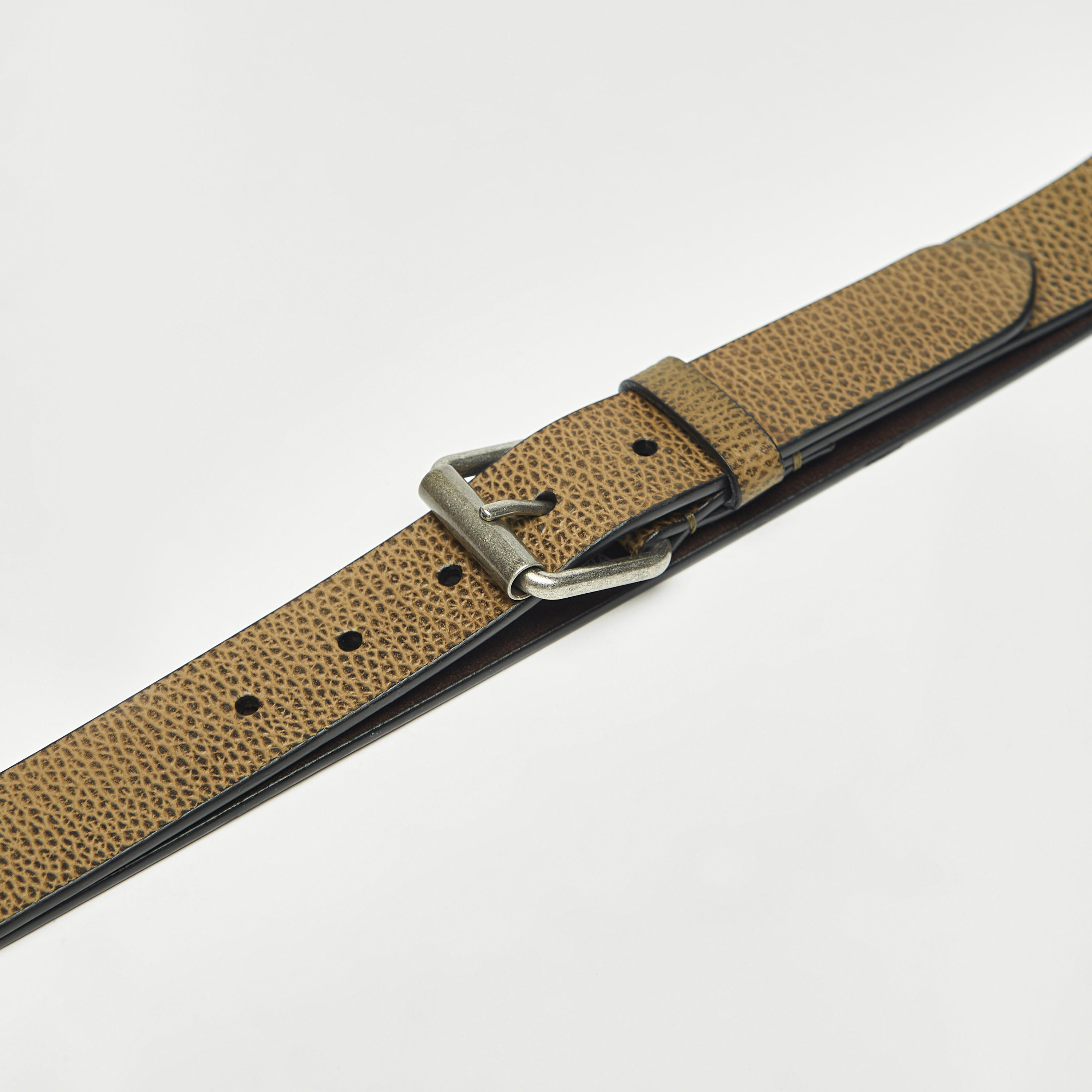 حزام جلد بارز الملمس بإبزيم دبوس-men-beltsandwallets-belts-image-3