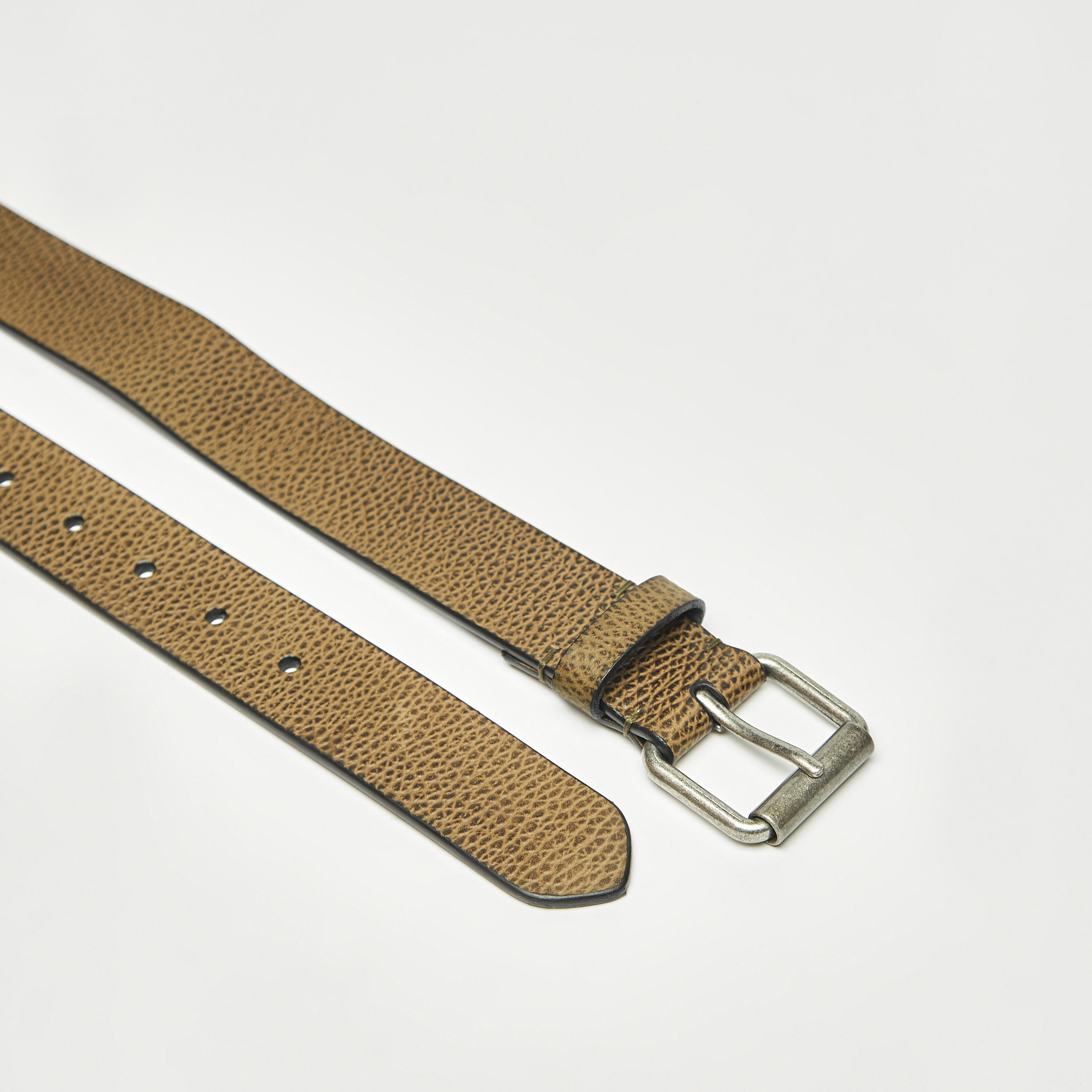 حزام جلد بارز الملمس بإبزيم دبوس-men-beltsandwallets-belts-image-5