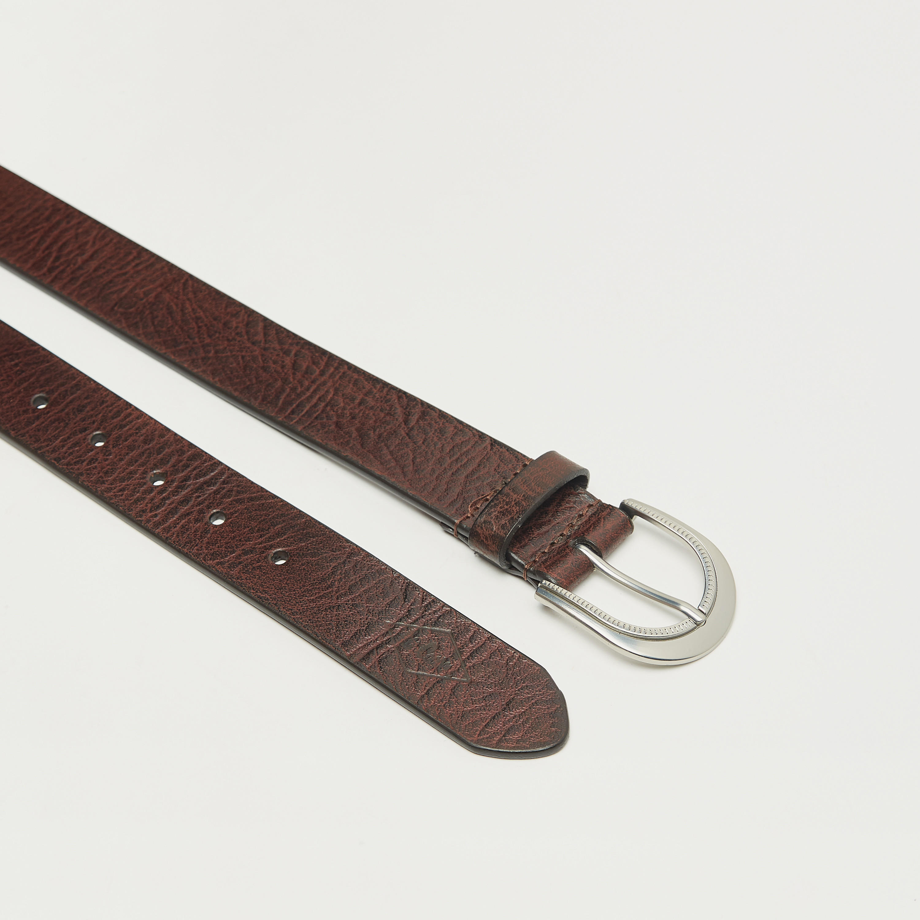 حزام جلد بارز الملمس بإبزيم إغلاق بدبوس من لي كوبر-men-beltsandwallets-belts-image-5