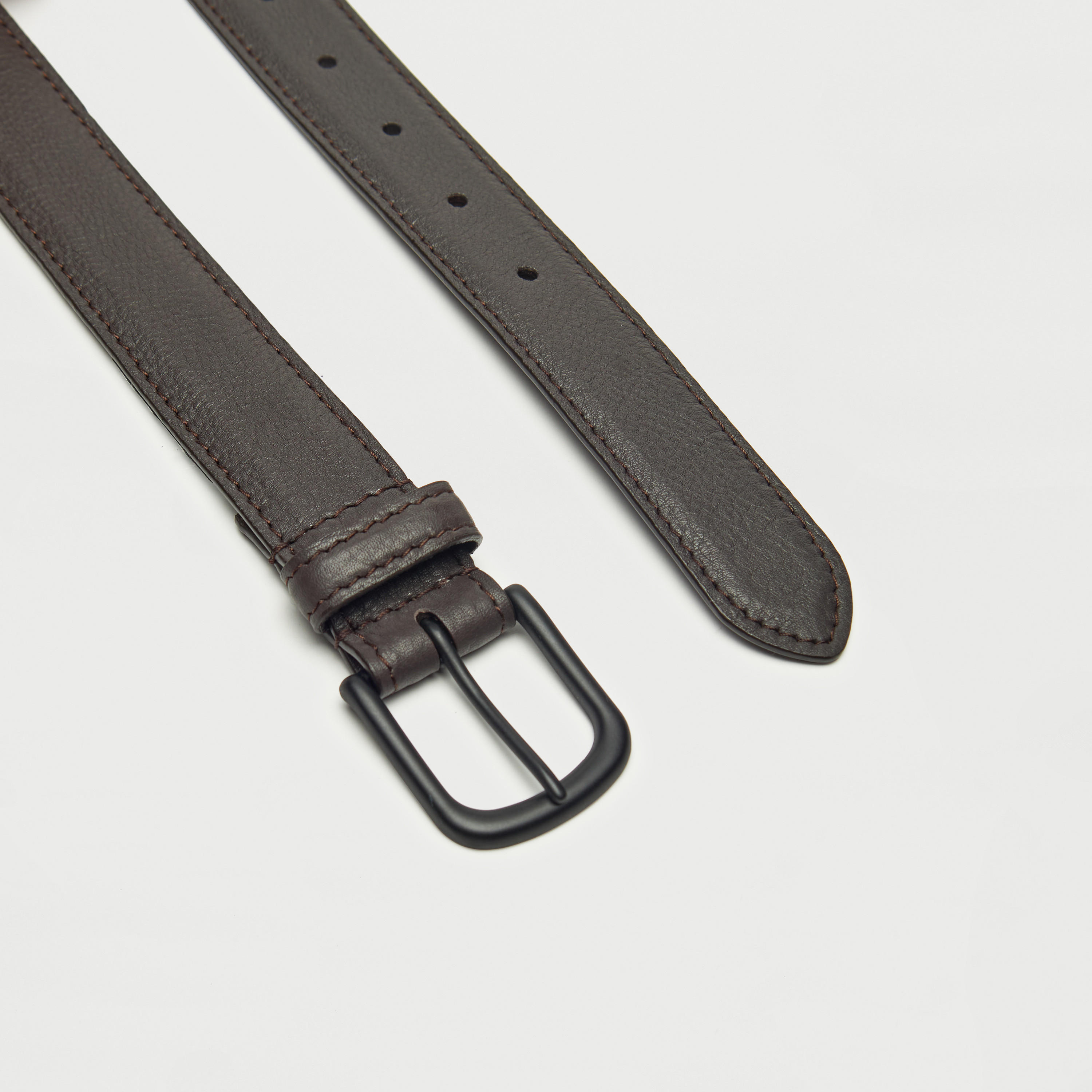 حزام جلد بارز الملمس بإبزيم دبوس-men-beltsandwallets-belts-image-3
