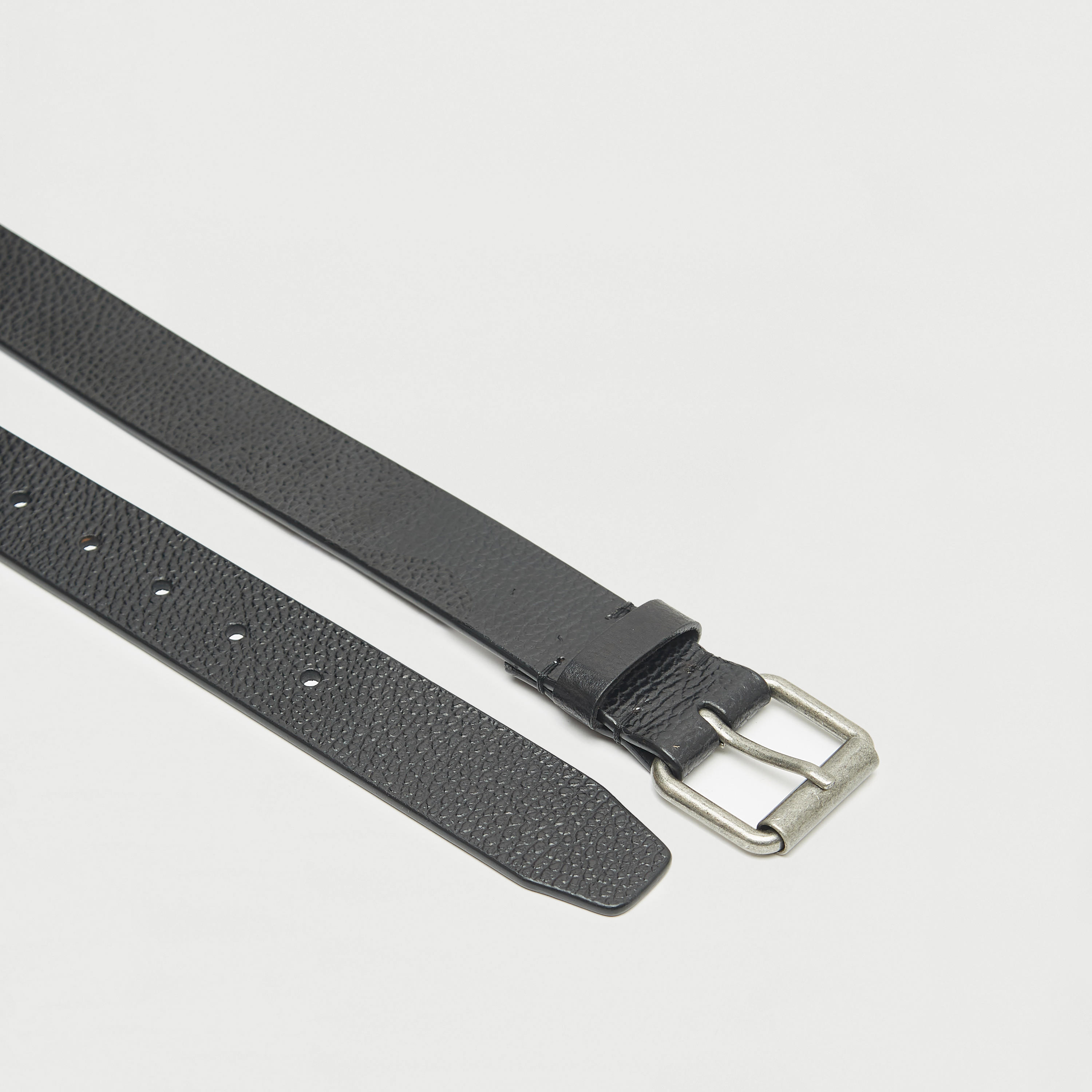 حزام جلد بارز الملمس بإبزيم دبوس-men-beltsandwallets-belts-image-1