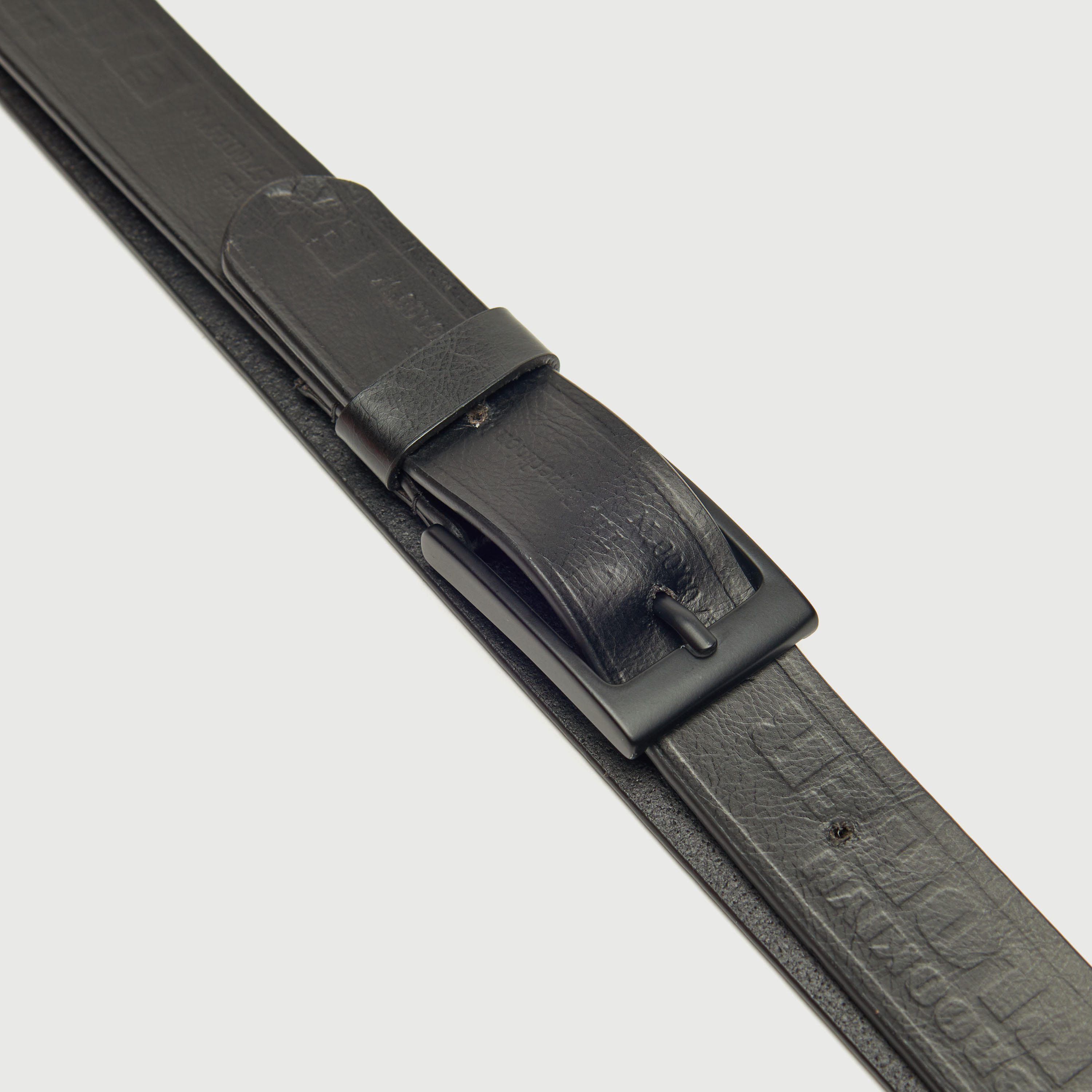 حزام جلد بارز الملمس بإبزيم إغلاق بدبوس-men-beltsandwallets-belts-image-5