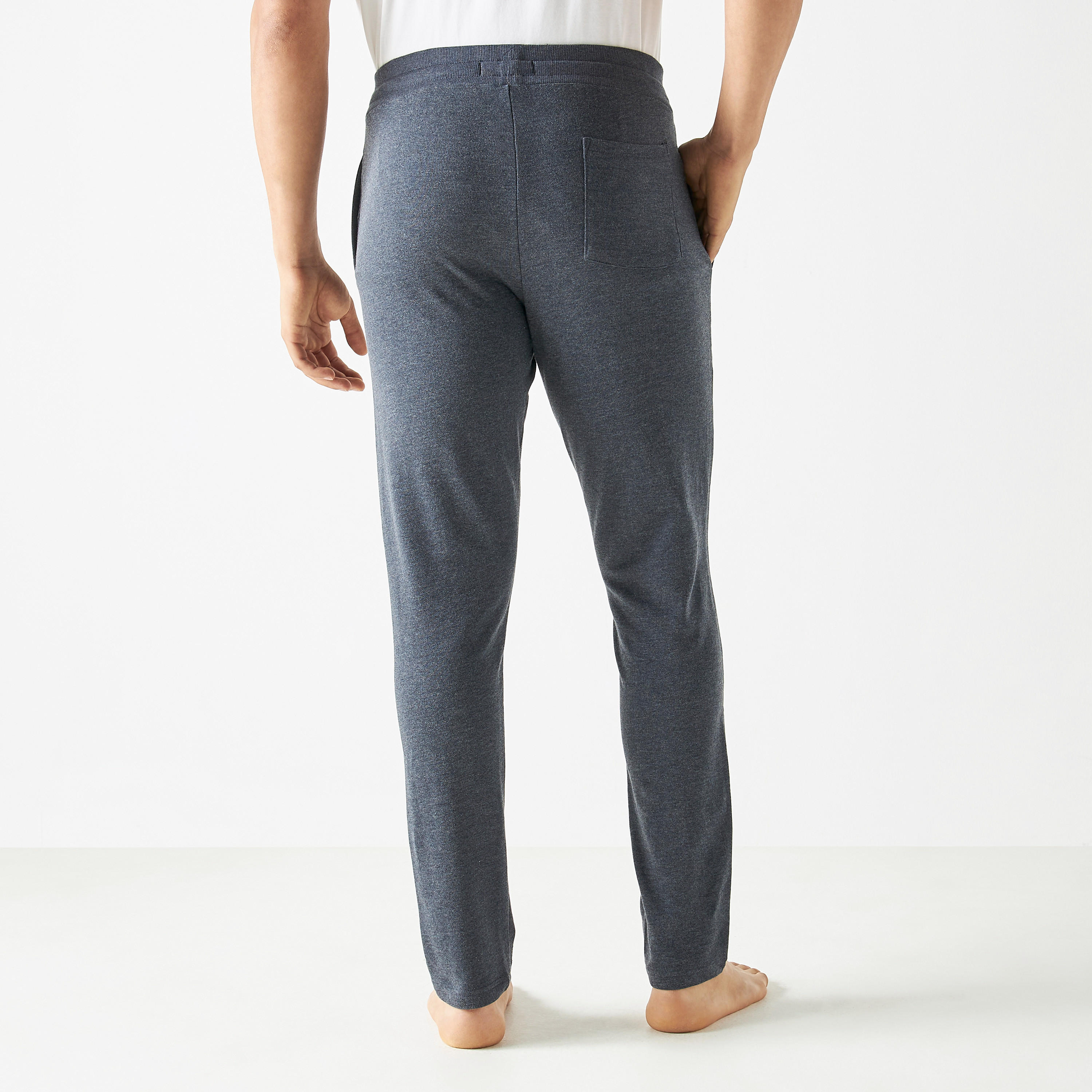 بنطلون بيجاما ورباط إغلاق وجيوب وطبعات-men-clothing-nightwear-pyjamaandshorts-image-2