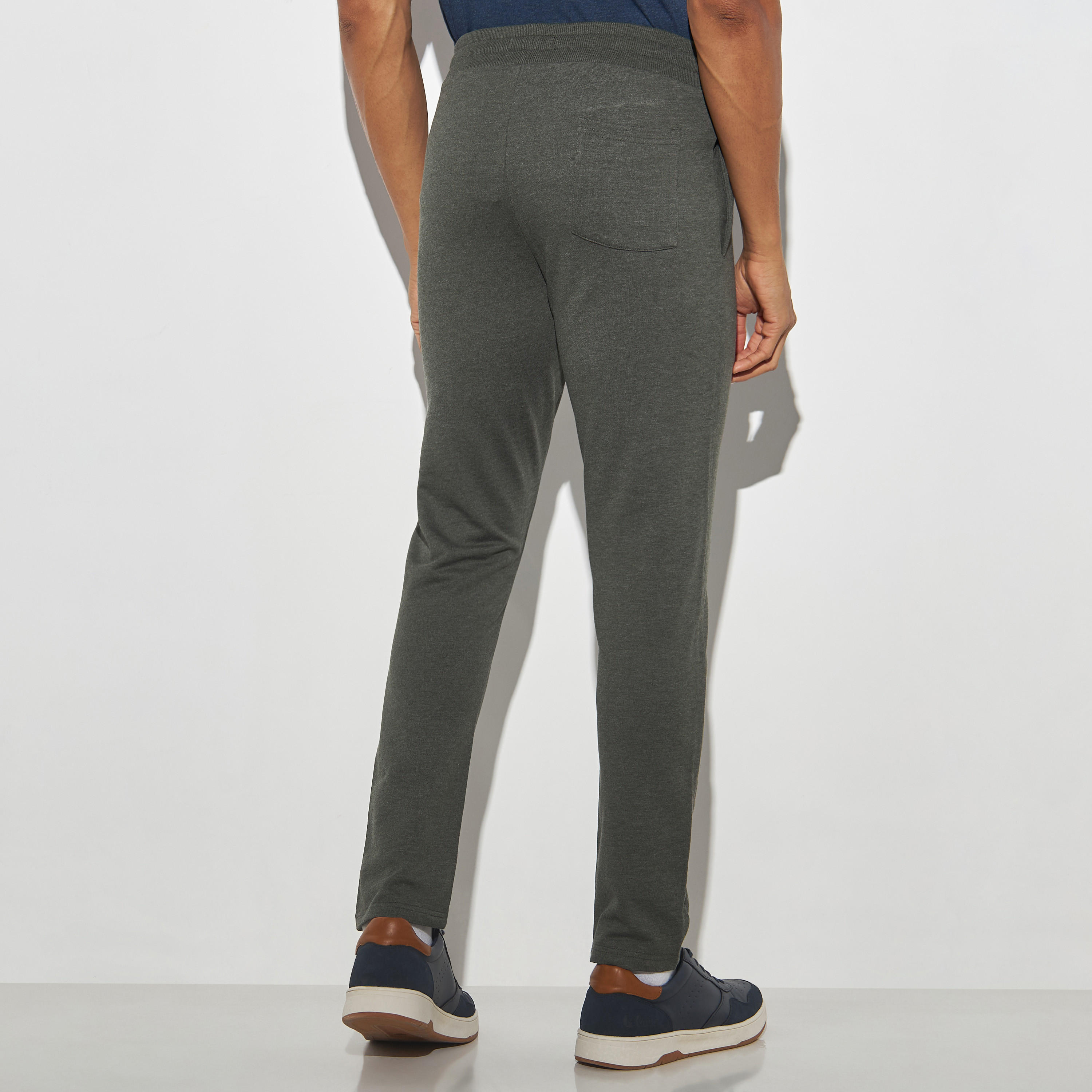 بنطلون بيجاما مطرّز برباط إغلاق وجيوب-men-clothing-nightwear-pyjamaandshorts-image-2