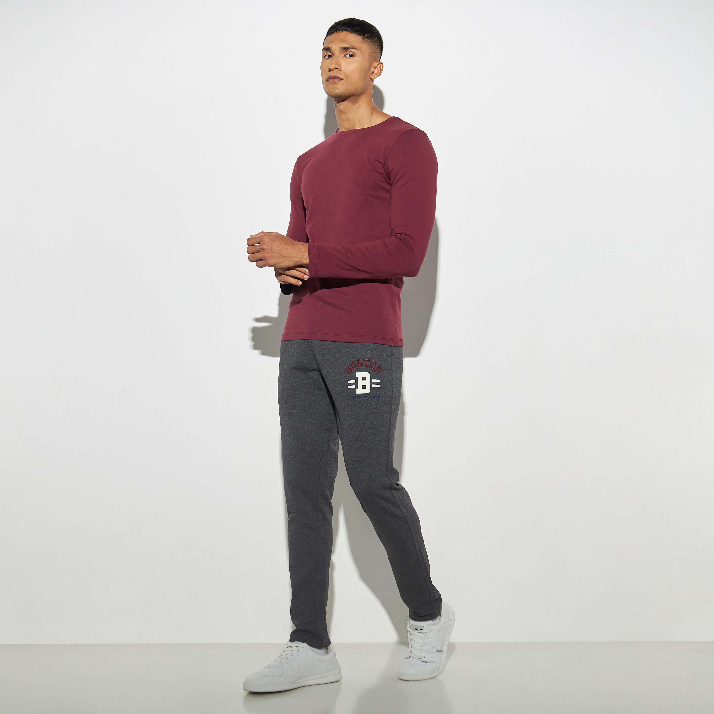 بنطلون بيجاما مطرّزة برباط إغلاق وجيوب-men-clothing-nightwear-pyjamaandshorts-image-3