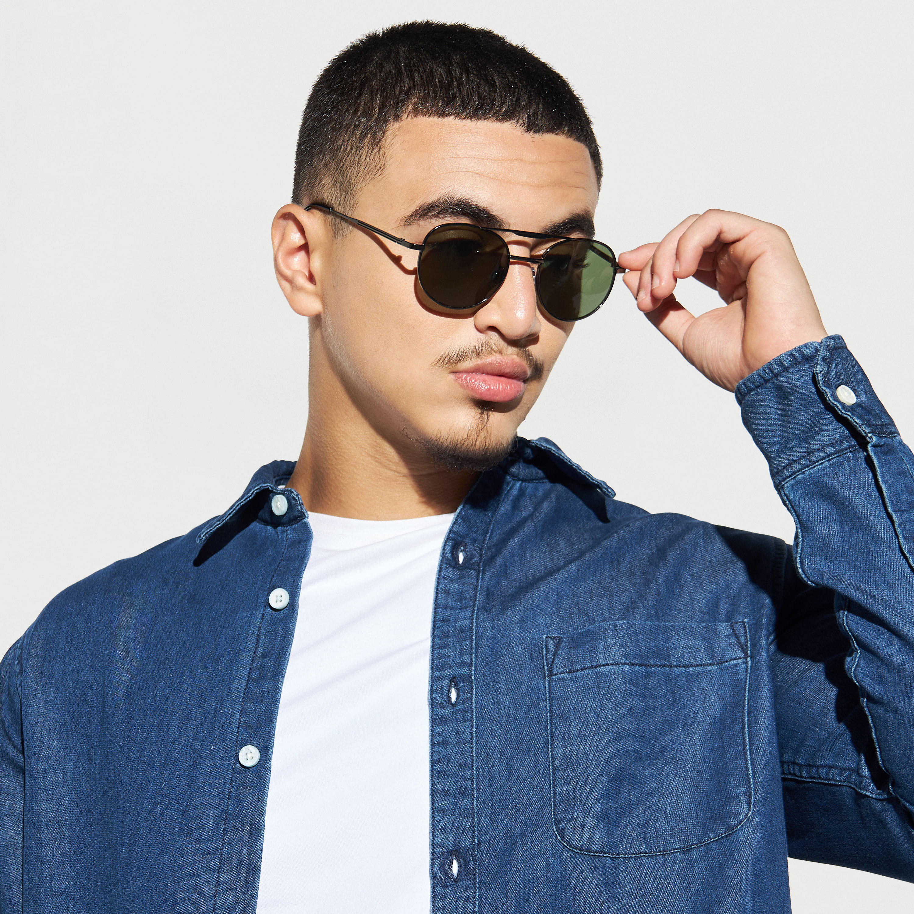 نظّارة شمسيّة بإطار كامل وعدسات ملوّنة ووسادات أنف-men-sunglasses-image-2